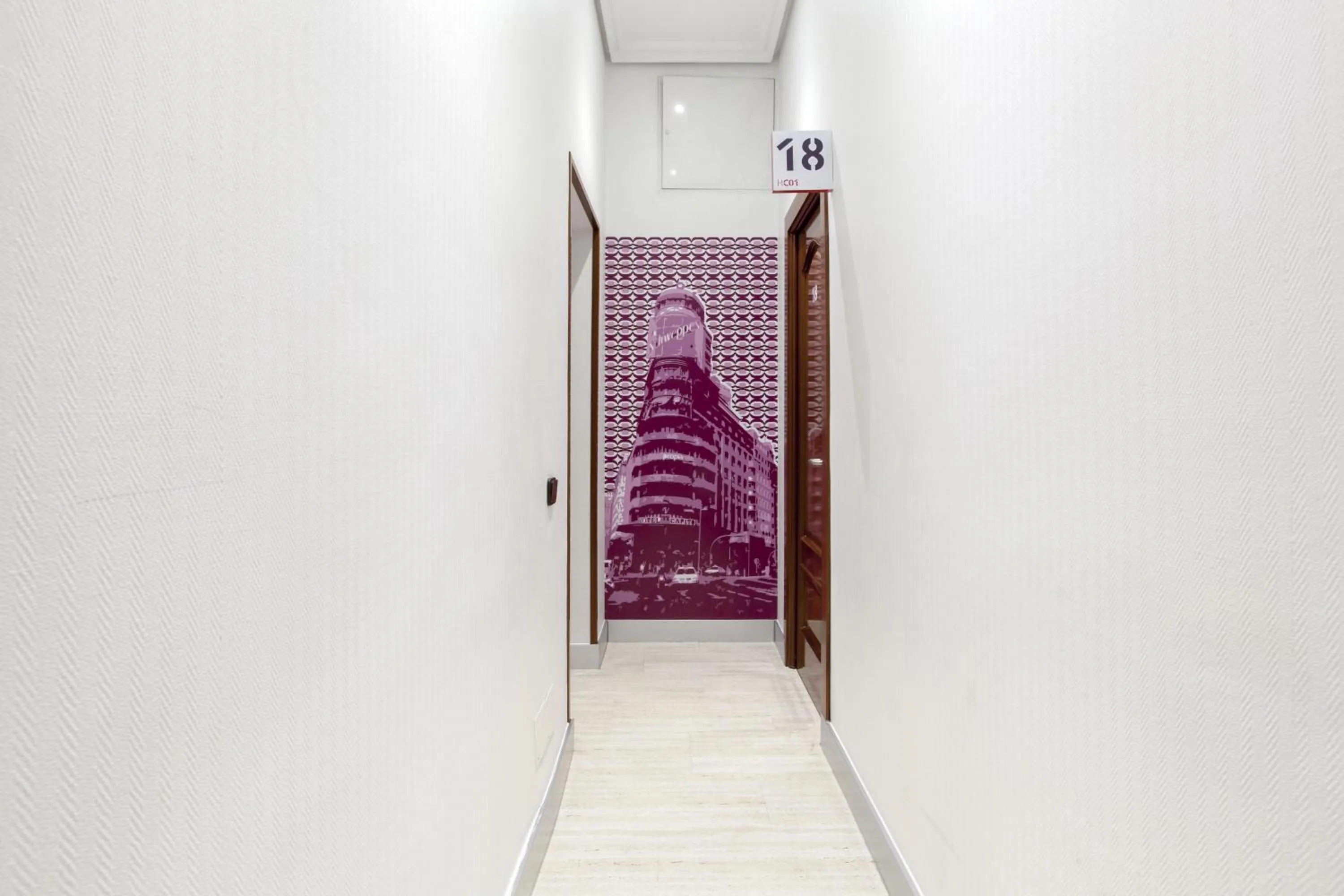 Lobby or reception in Hostal Castilla I Atocha