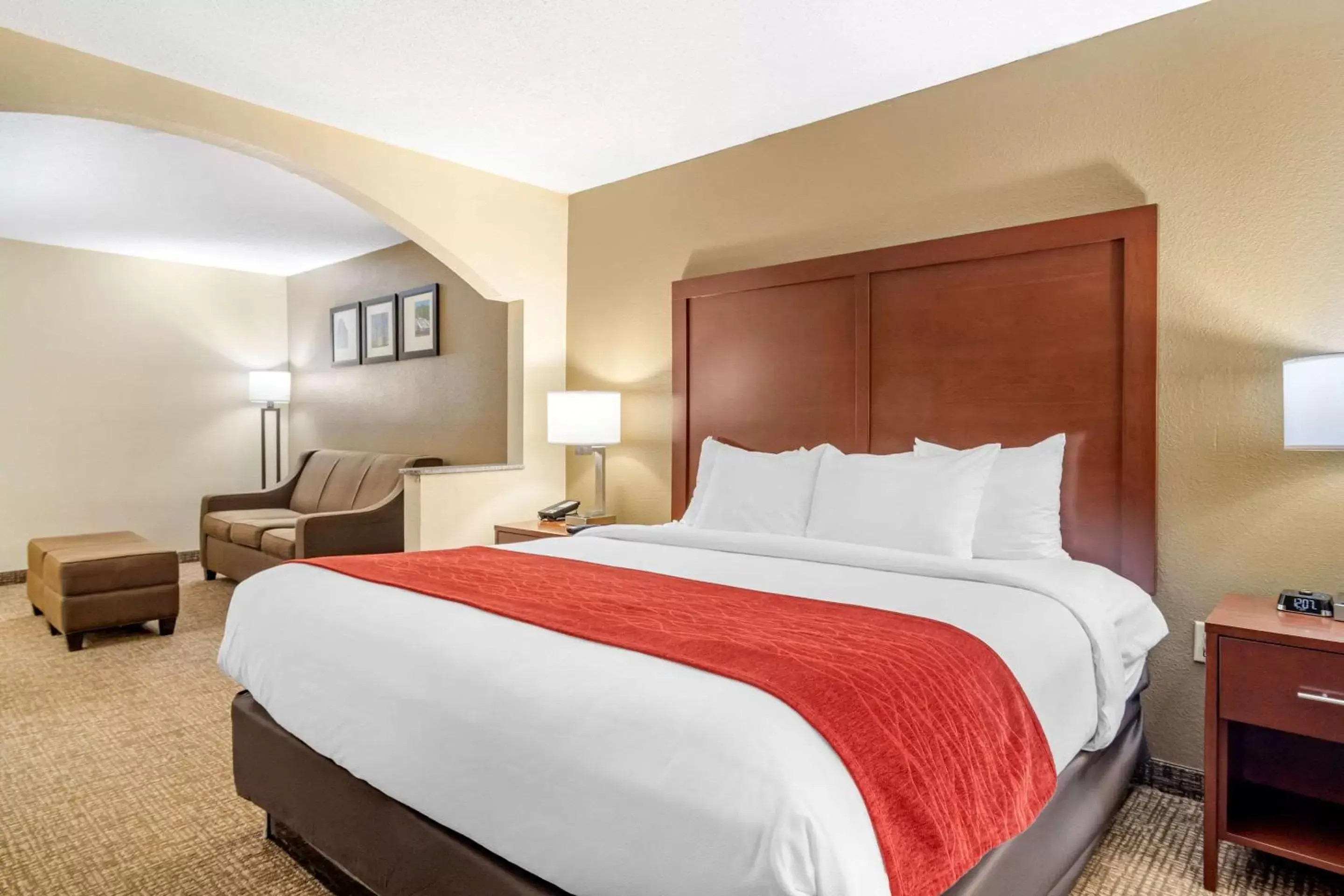 Bedroom, Bed in Comfort Inn & Suites Macon North I-75