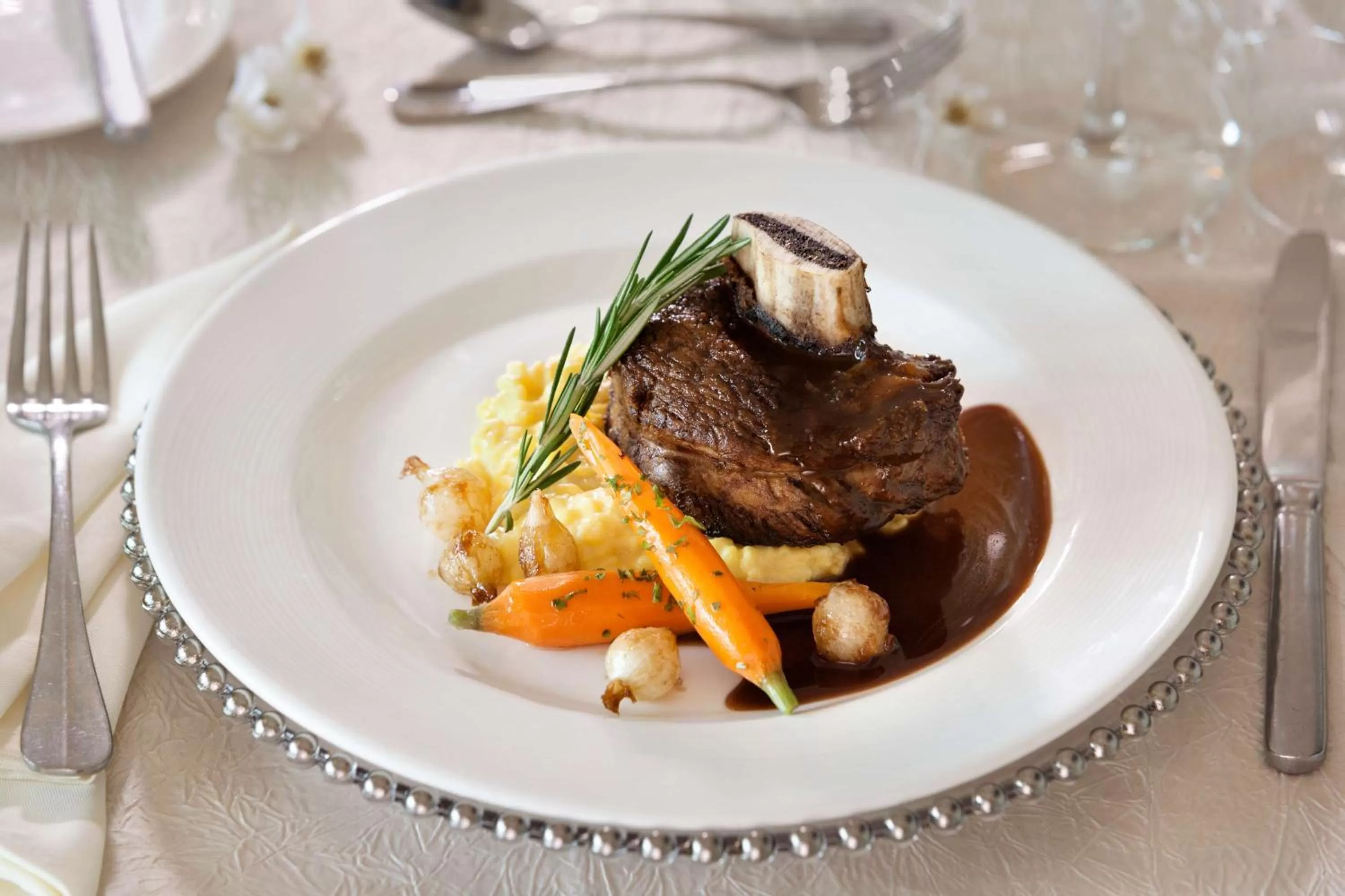 Restaurant/places to eat in Embassy Suites by Hilton Orlando Lake Buena Vista South