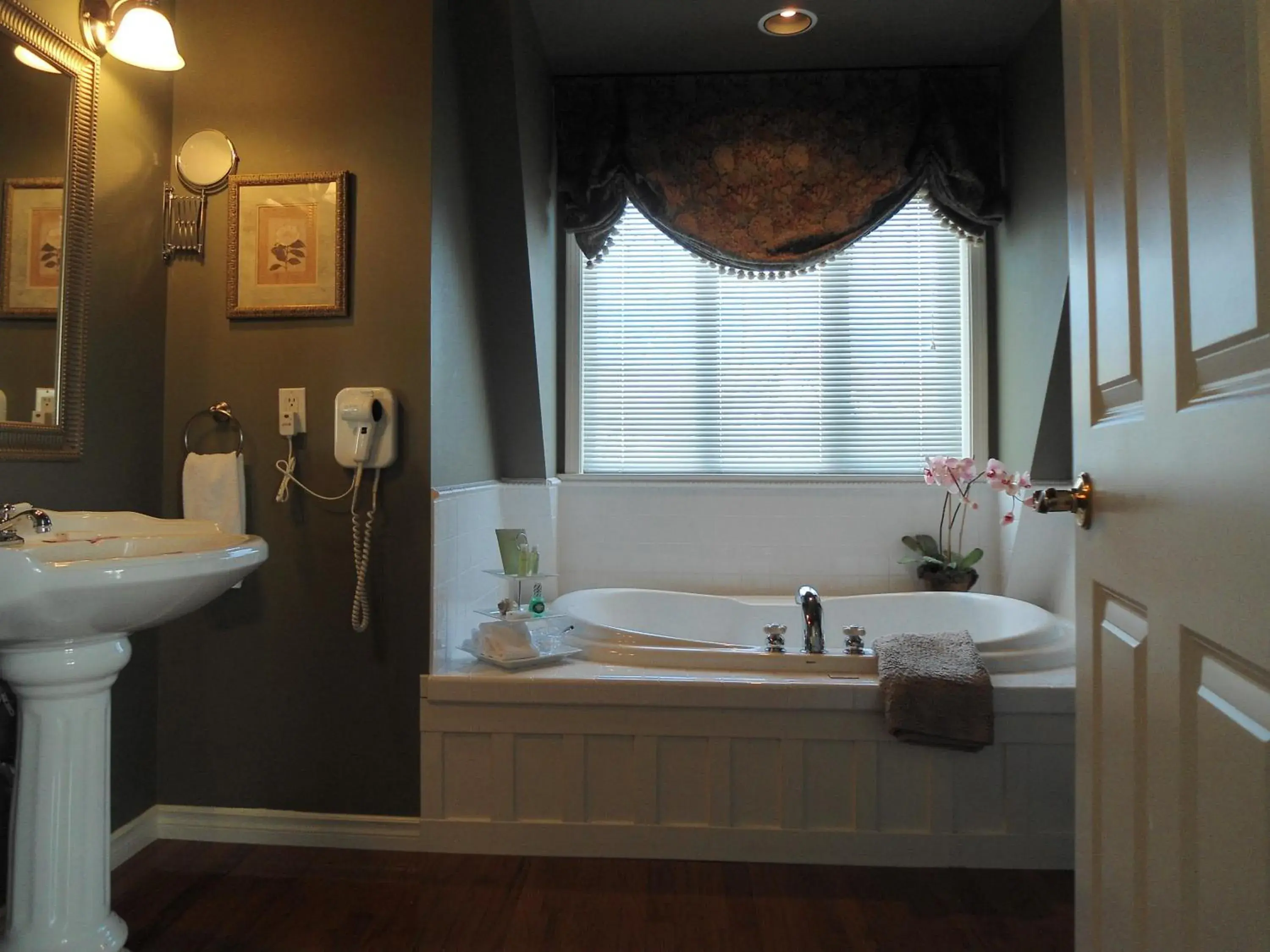 Bathroom in The Beacon Inn at Sidney