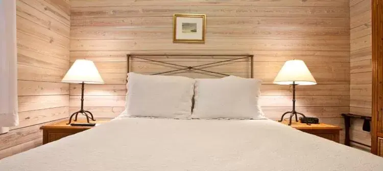 Bedroom, Bed in Island City House Bedroom, Bed in Island City House