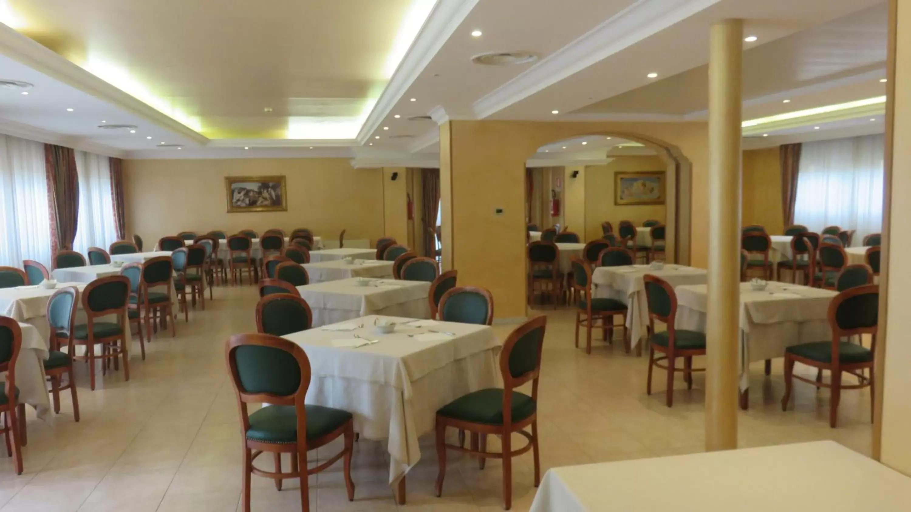 Restaurant/Places to Eat in Hotel Oasi Dei Discepoli