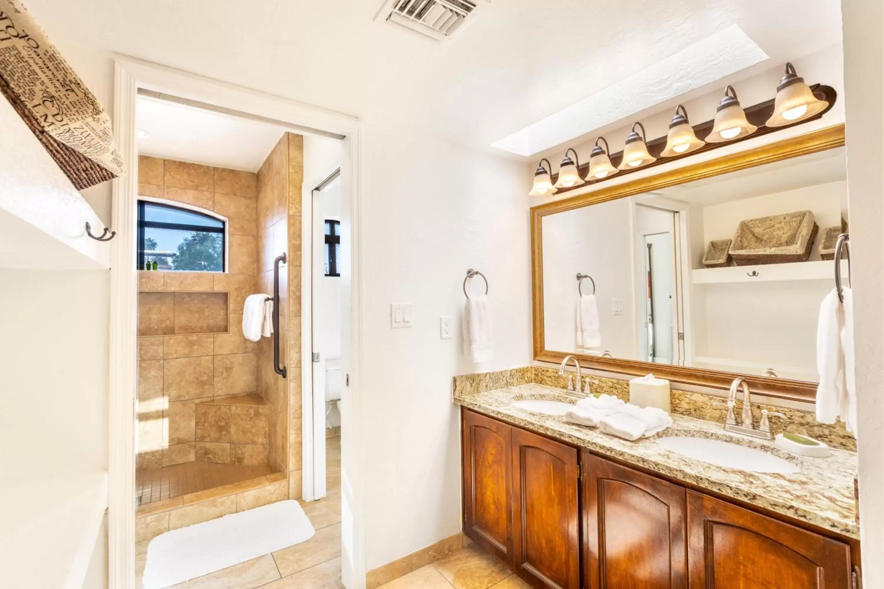 Shower, Bathroom in Scottsdale Camelback Resort