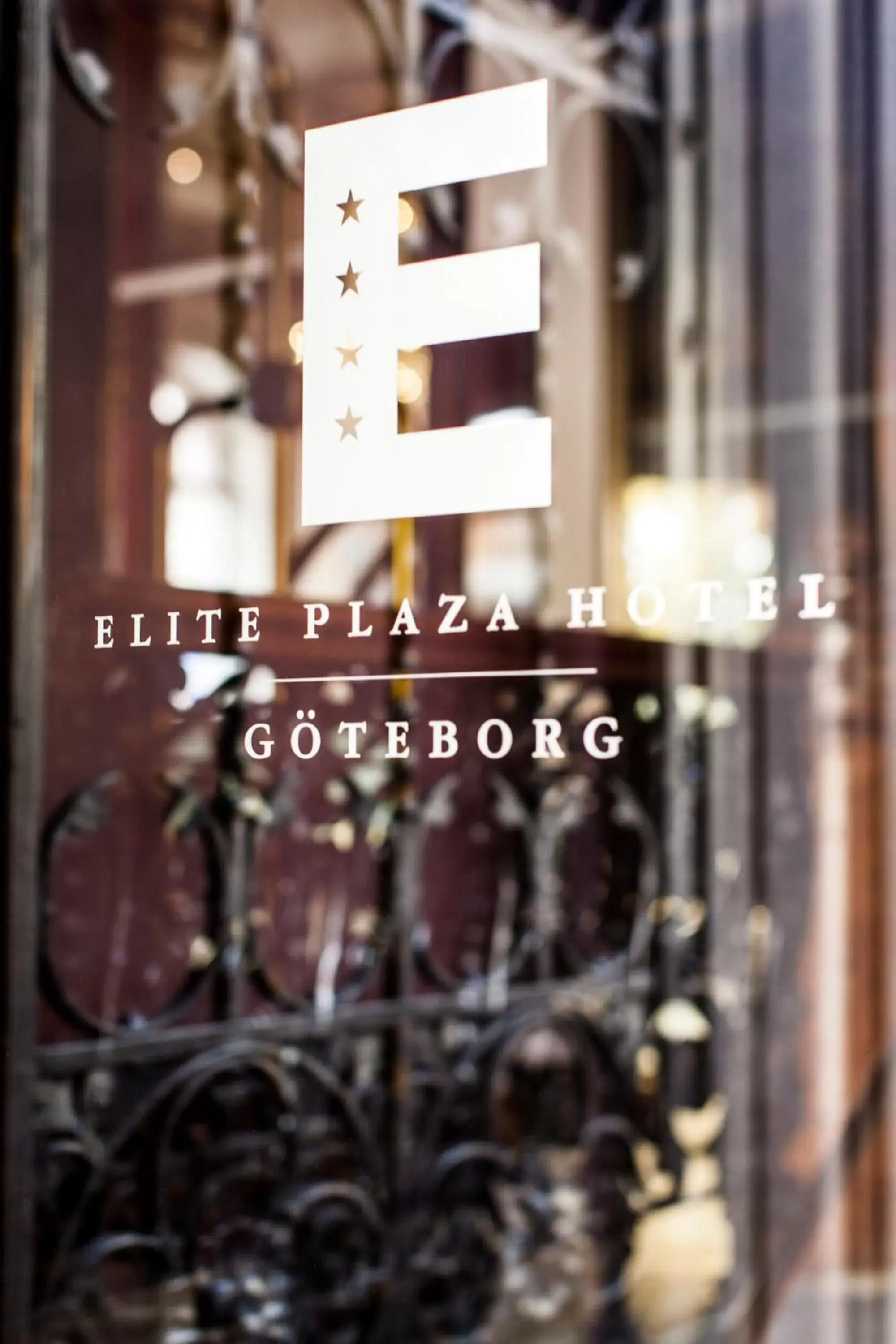 Facade/entrance in Elite Plaza Hotel