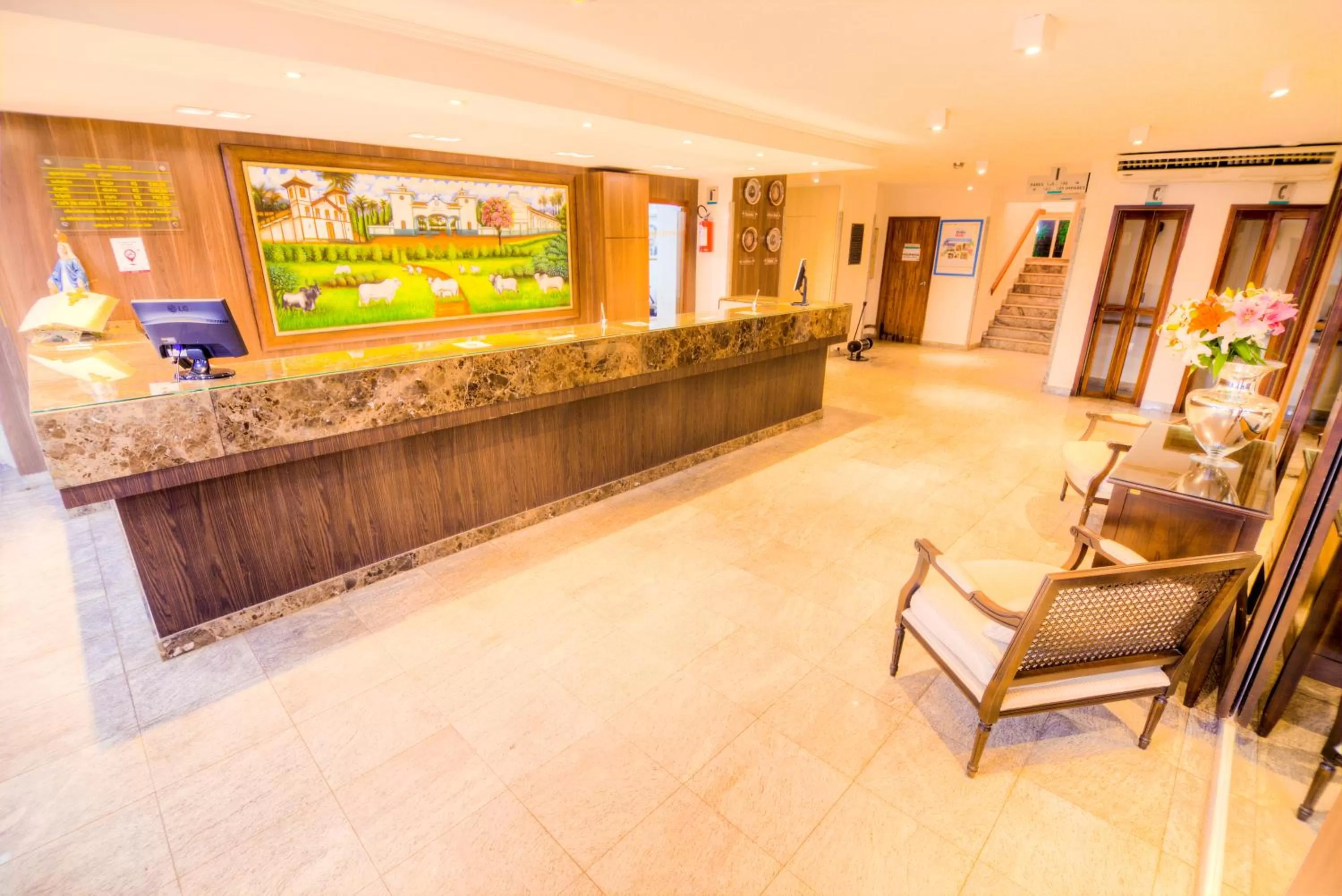 Lobby or reception in Hotel Dan Inn Uberaba & Convenções By Nacional Inn