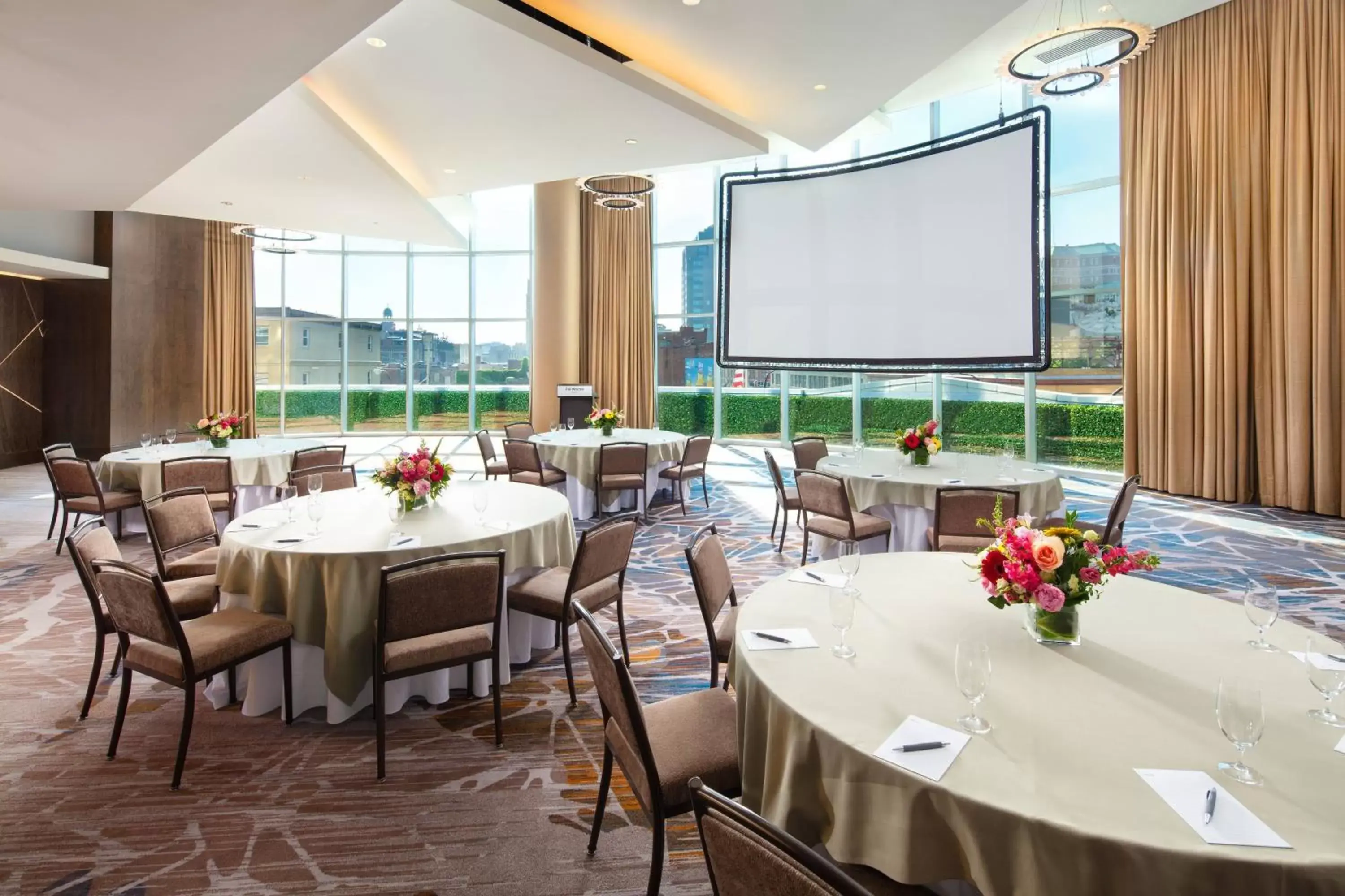 Meeting/conference room, Restaurant/Places to Eat in The Westin Buffalo