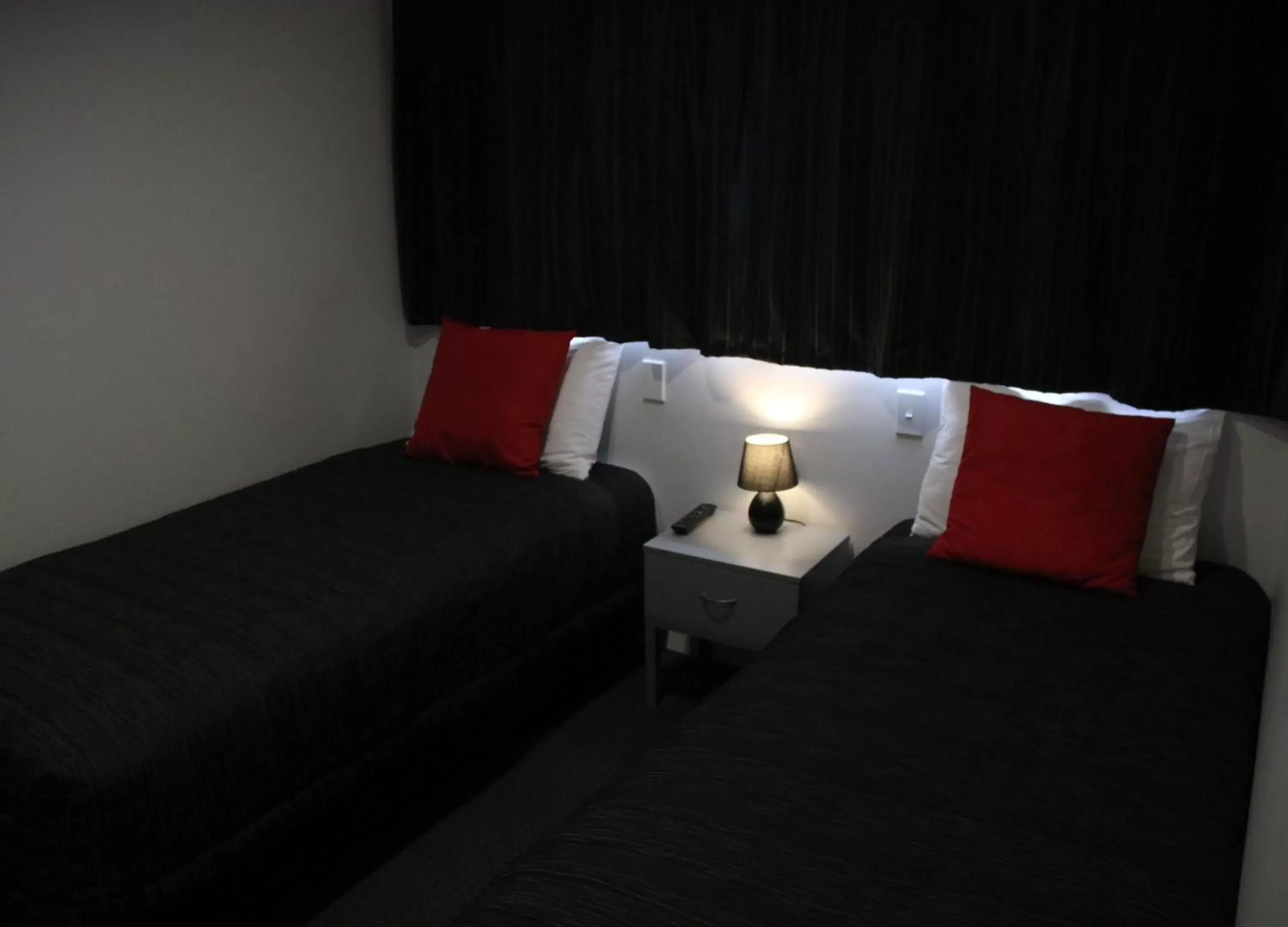 Bedroom, Bed in Pukekura Motor Lodge