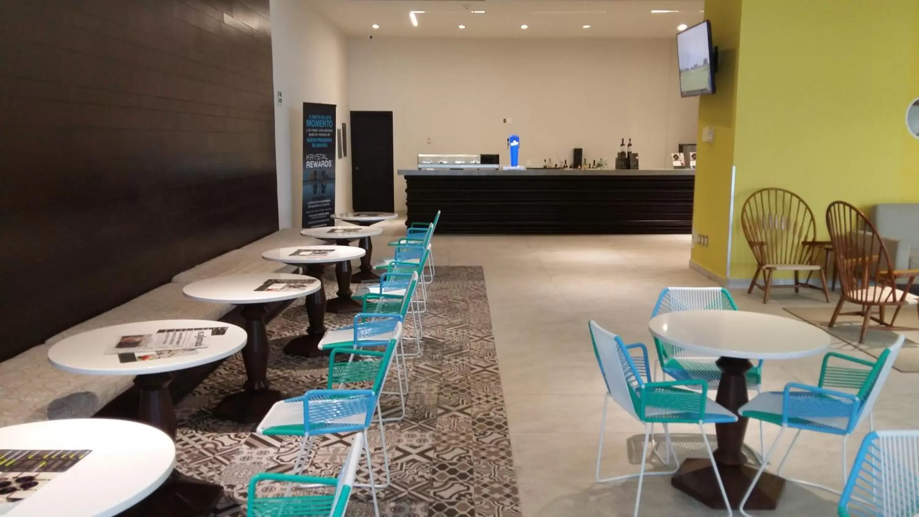 Lounge or bar, Restaurant/Places to Eat in Krystal Urban Cancun & Beach Club