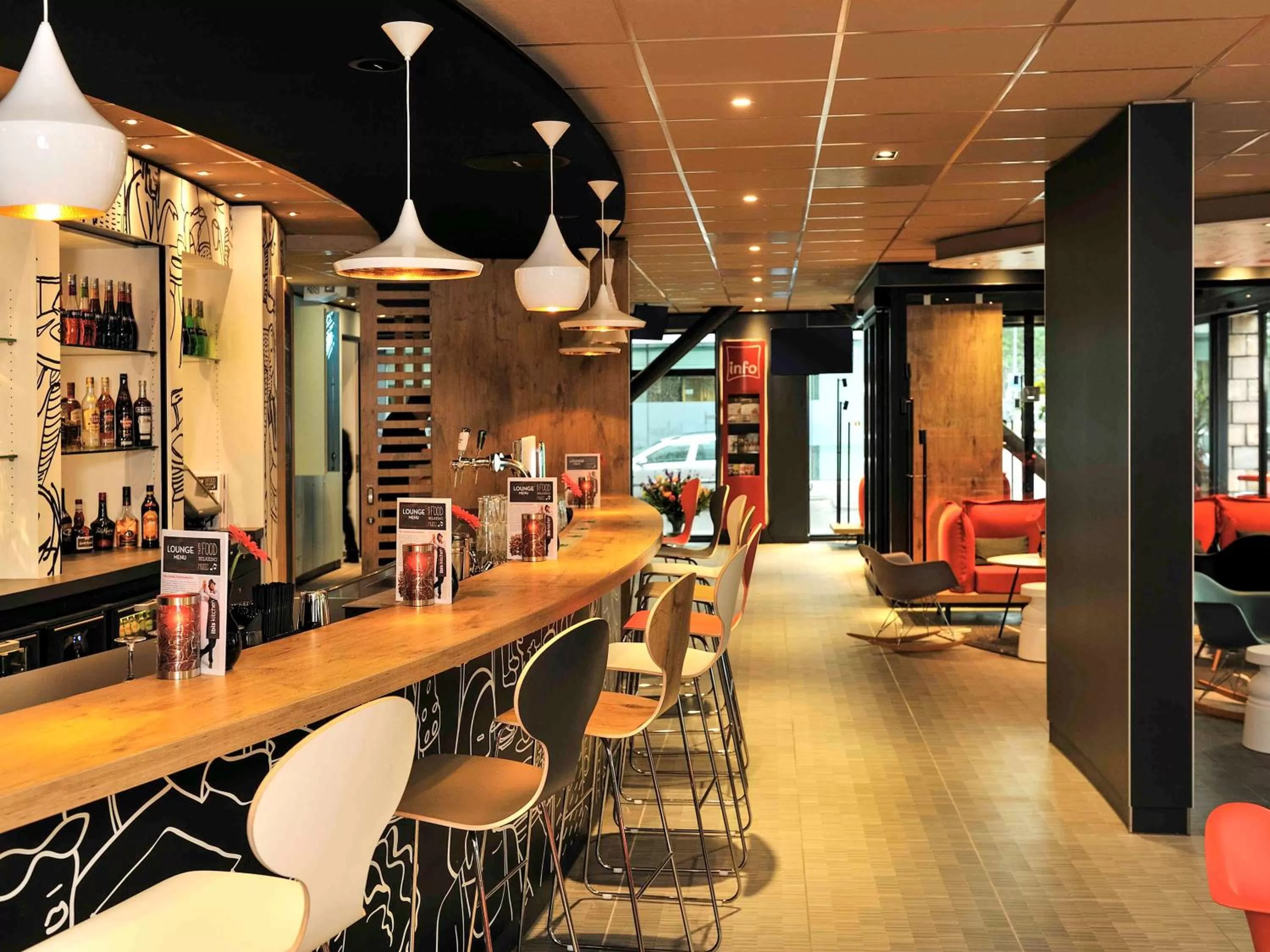 Lounge or bar in ibis Rotterdam City Centre