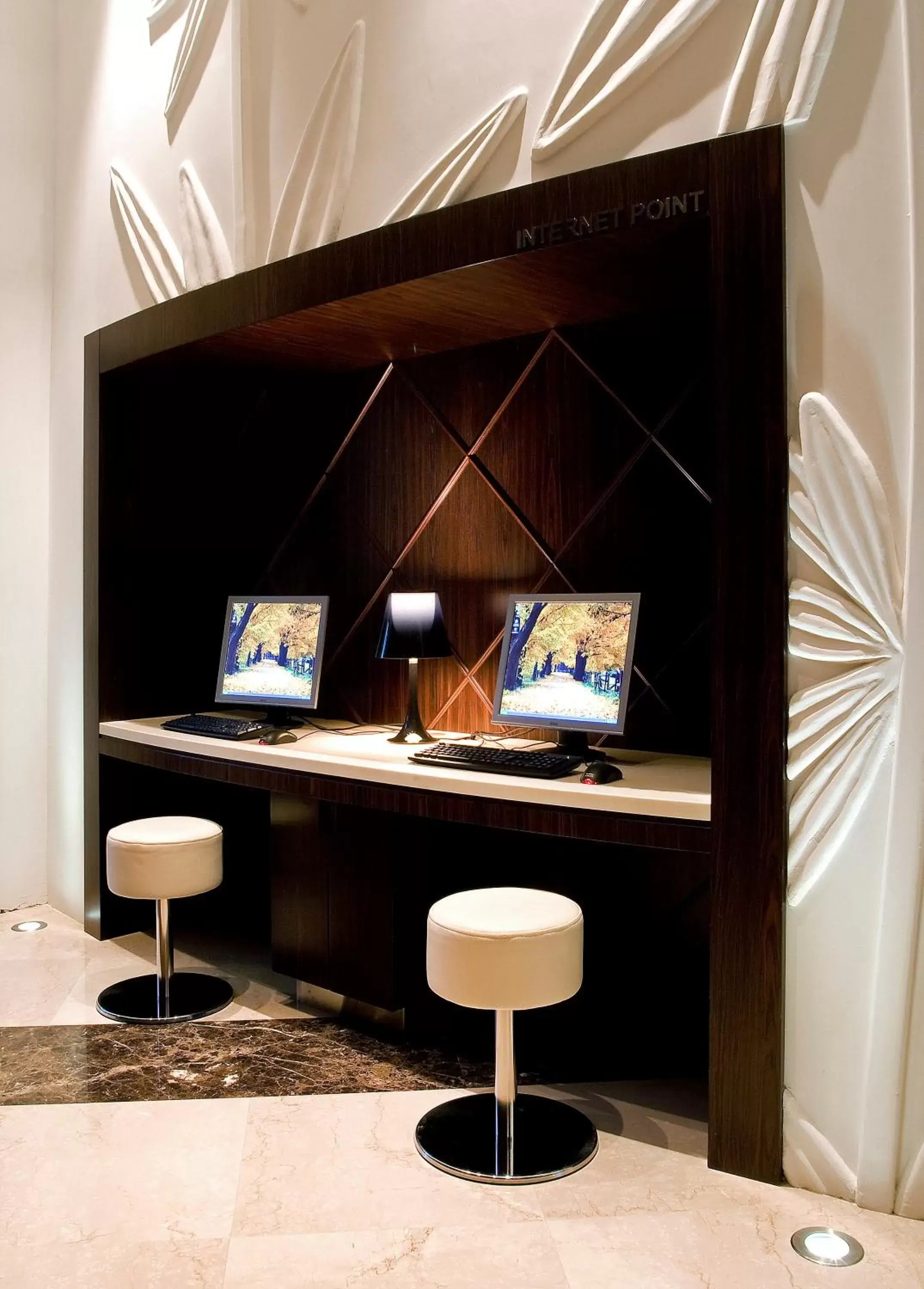 Other, TV/Entertainment Center in Crowne Plaza Milan City, an IHG Hotel