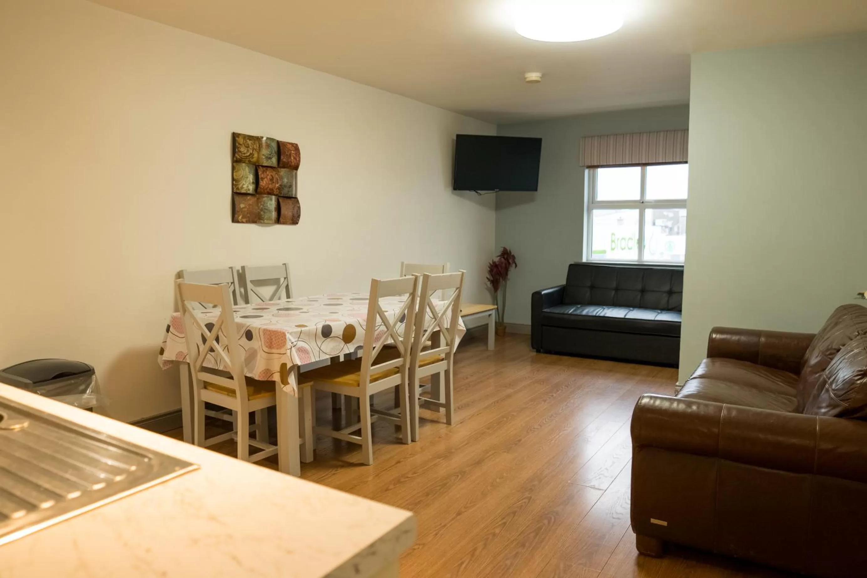 Living room in Walsh's Hotel and Apartments