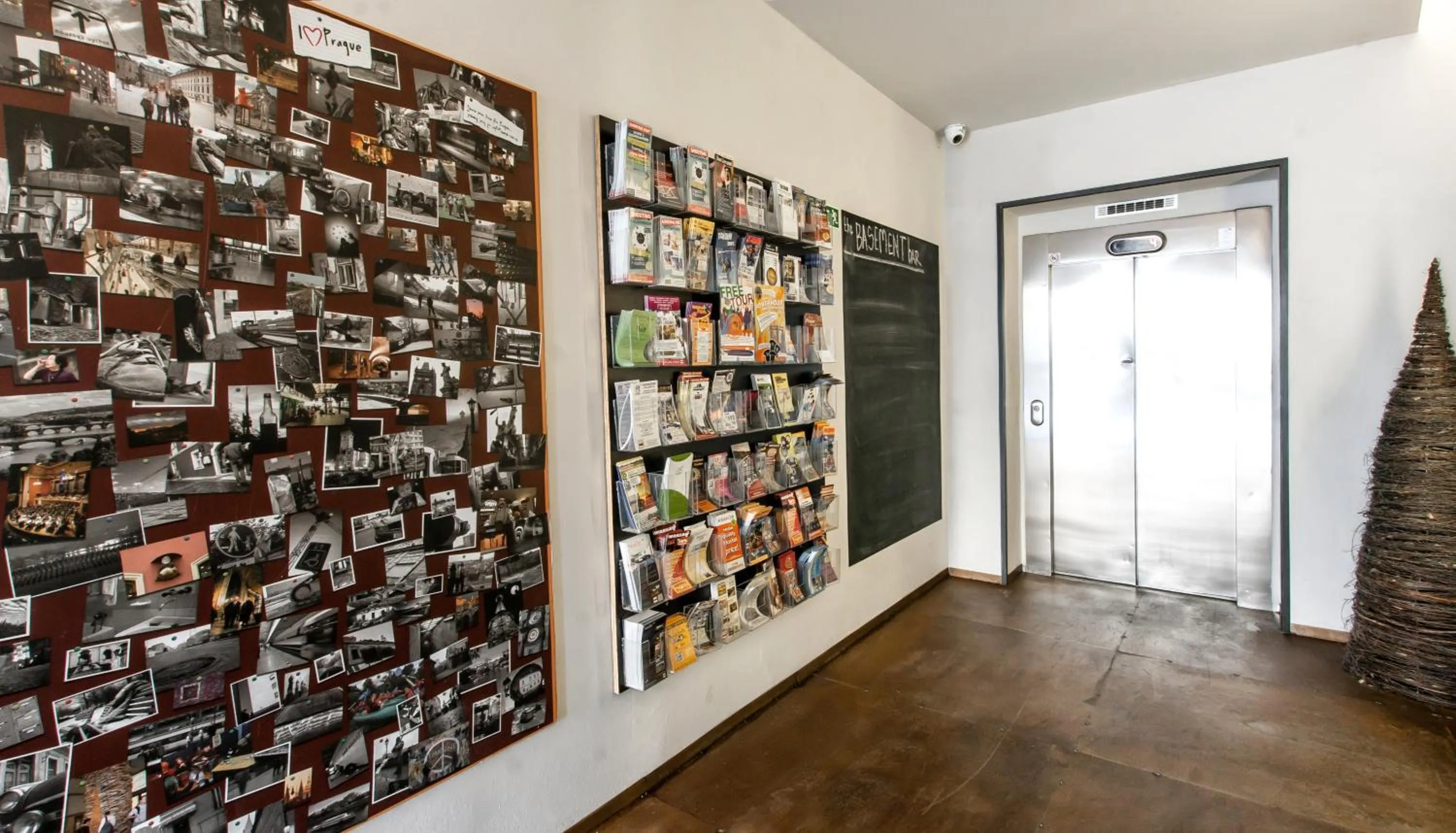 Lobby or reception in Czech Inn