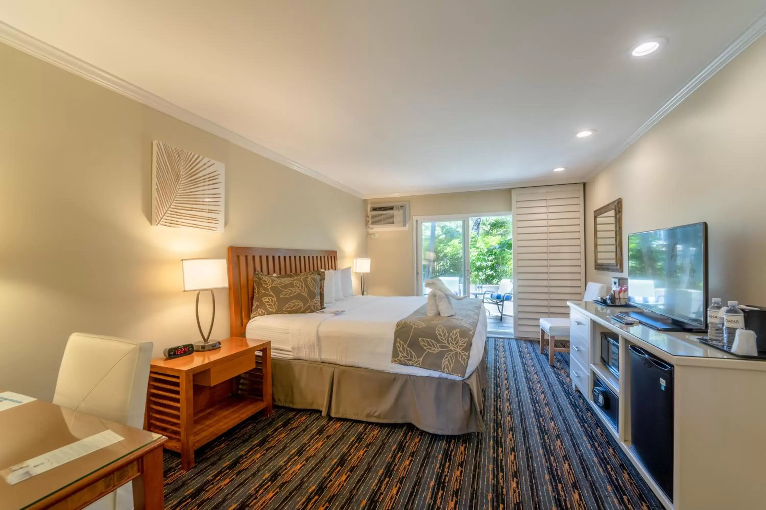 Photo of the whole room, Bed in The Dana on Mission Bay Photo of the whole room, Bed in The Dana on Mission Bay