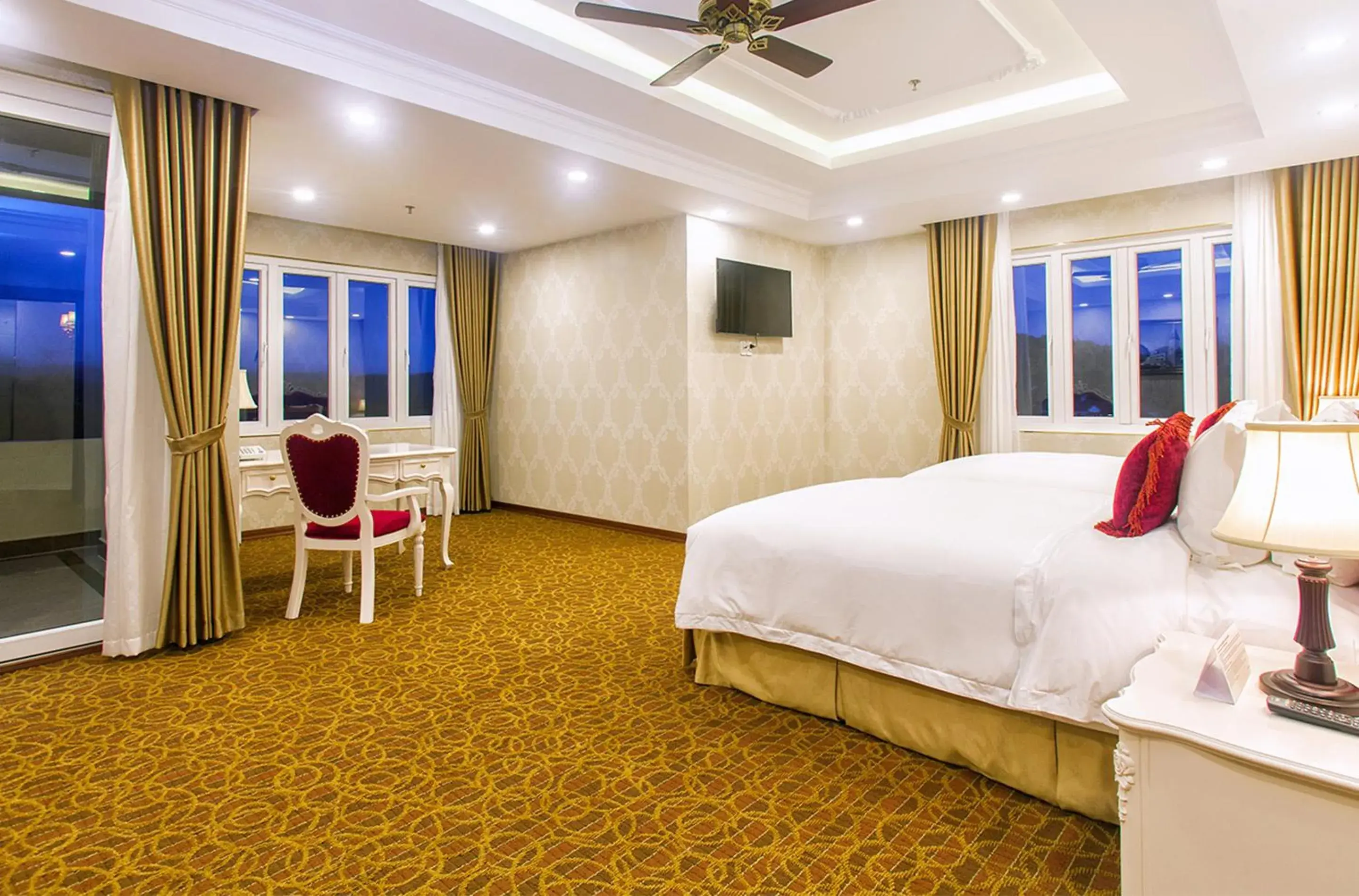 Bedroom in Ladalat Hotel