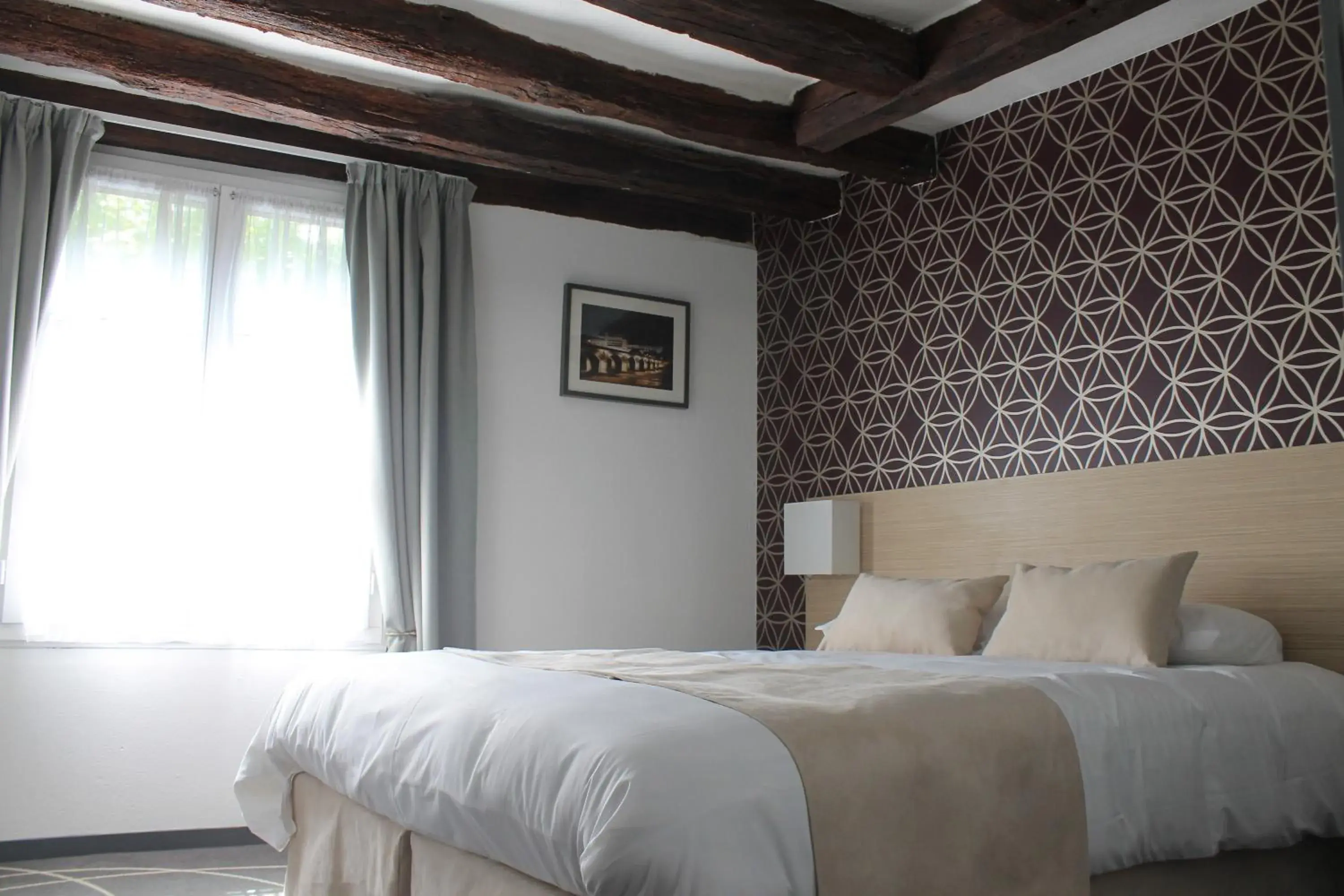 Bed in Hôtel Le Blason