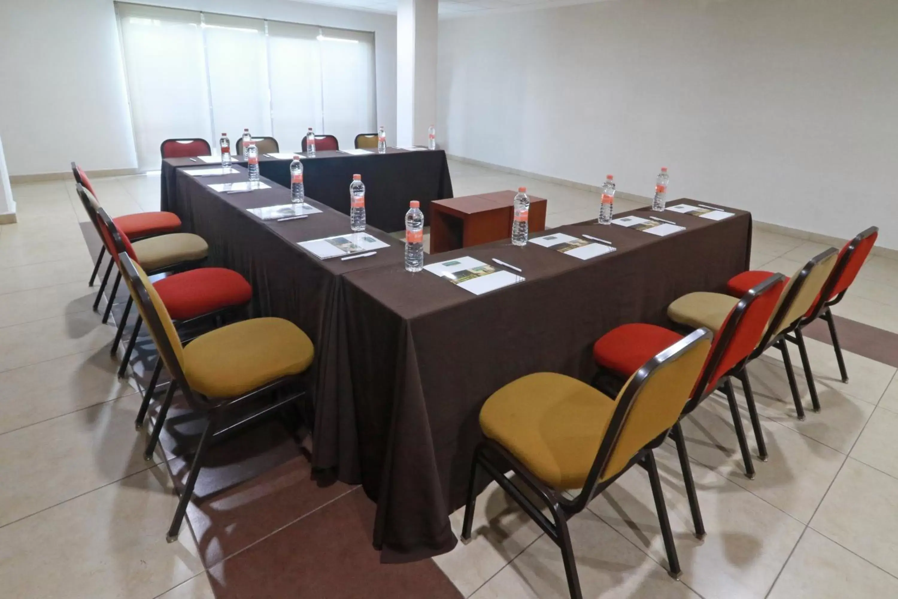 Meeting/conference room in Staybridge Suites Queretaro, an IHG Hotel