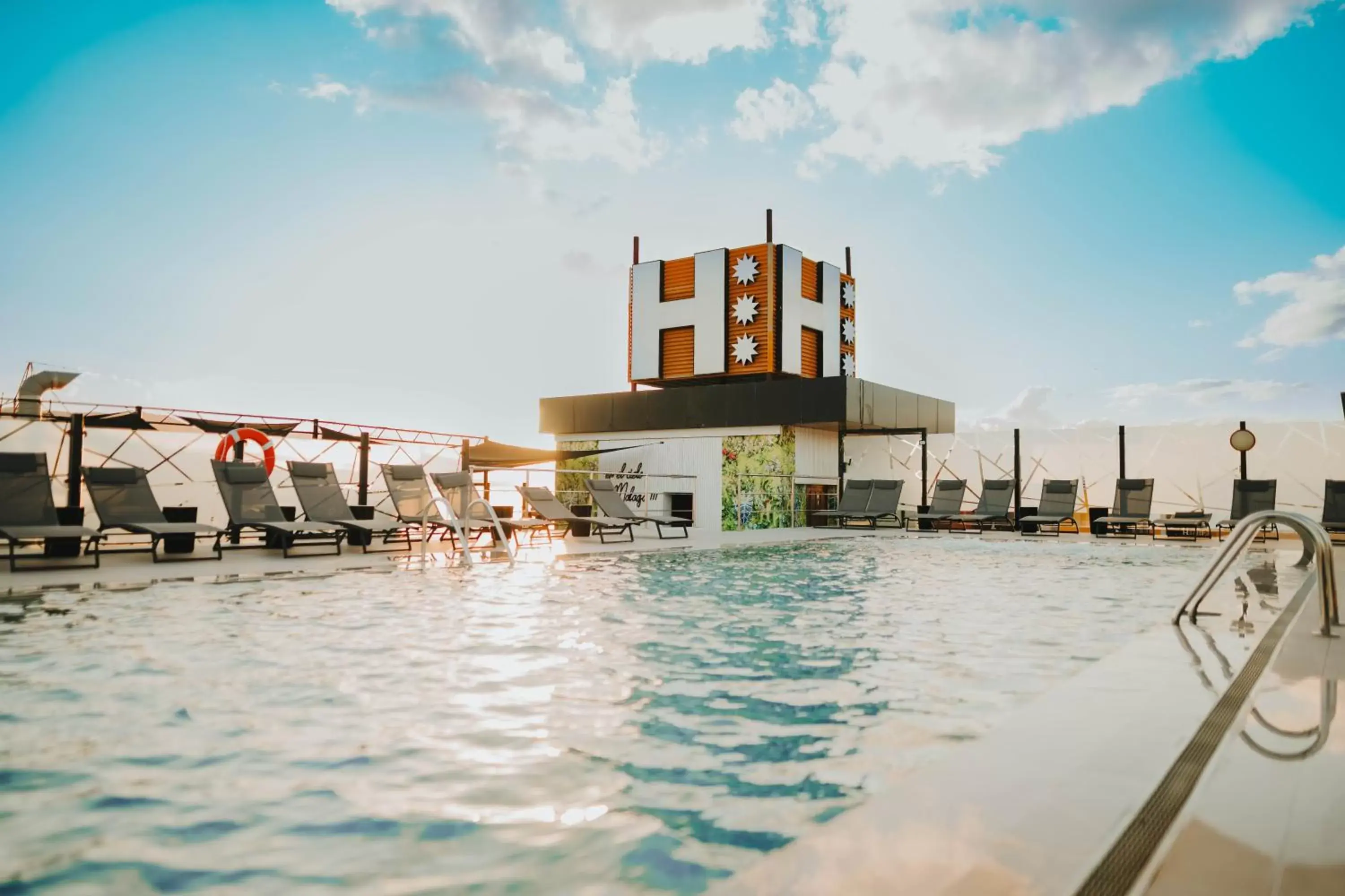 Swimming Pool in Hotel Málaga Nostrum Airport