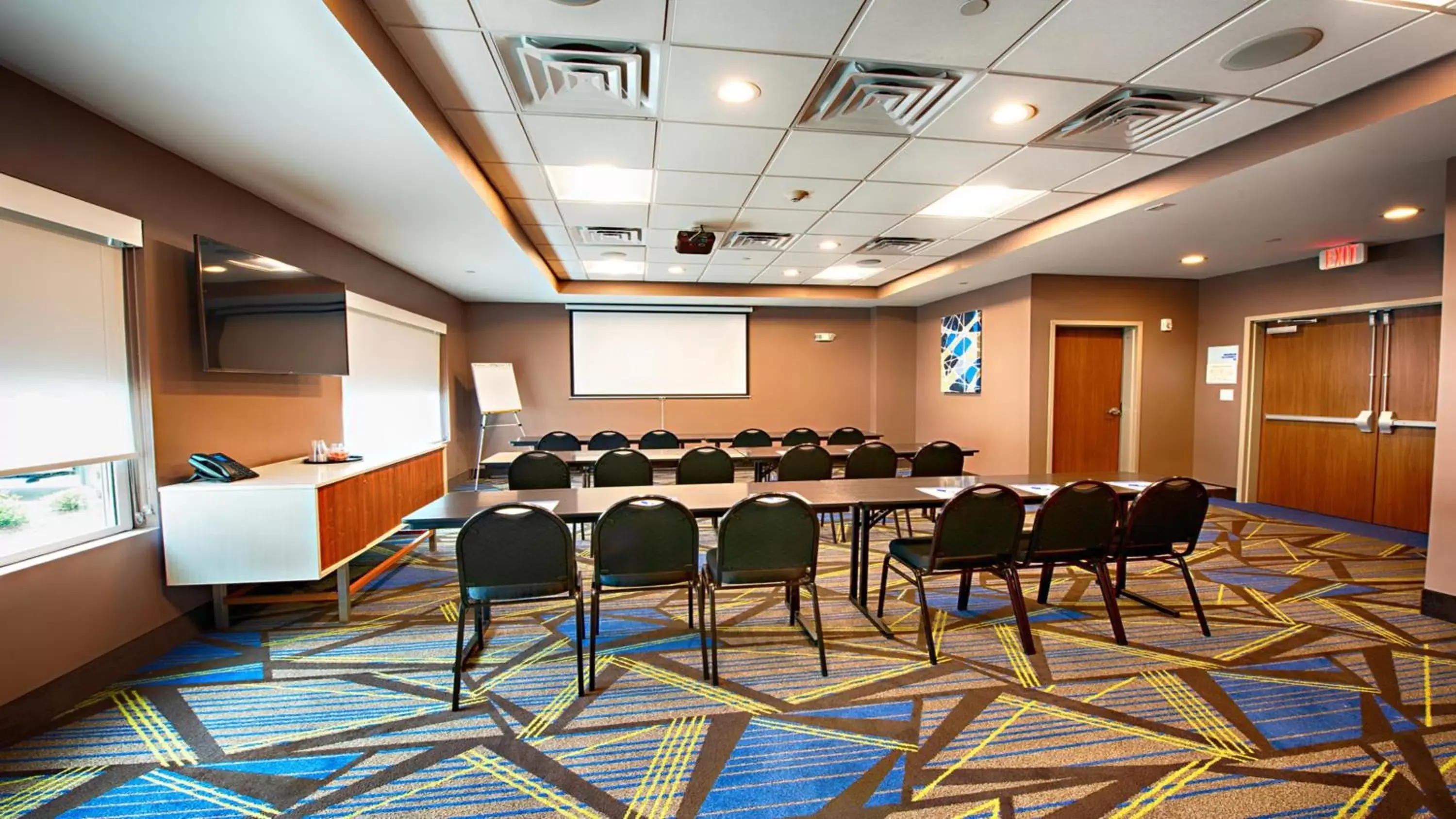 Meeting/conference room in Holiday Inn Express & Suites Houston Southwest Galleria Area, an IHG Hotel