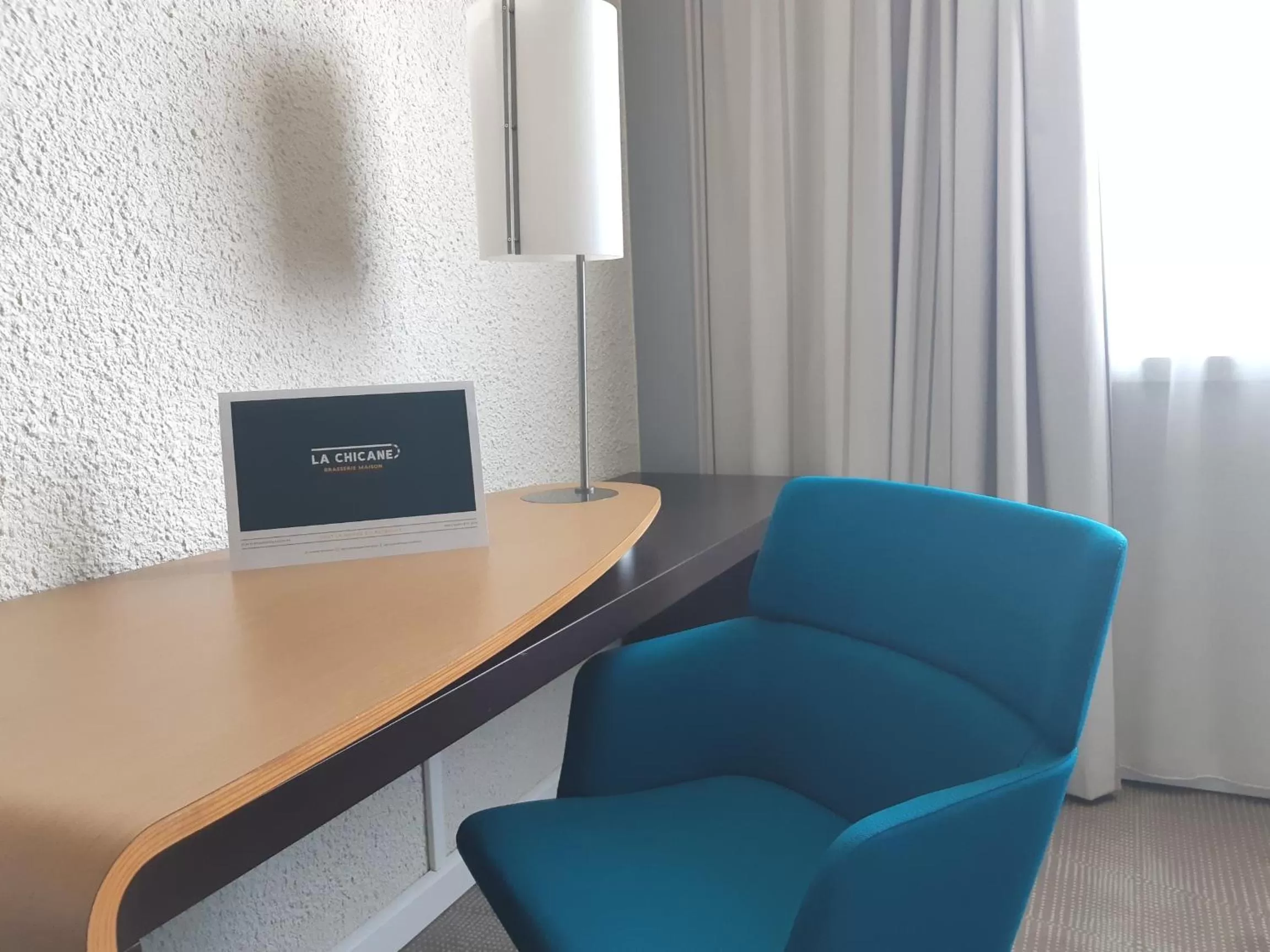 Seating area in Novotel Le Mans