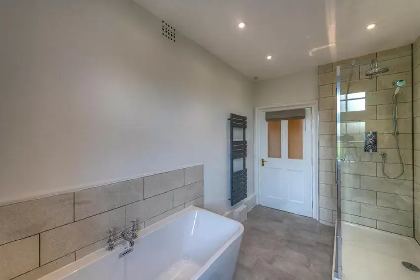 Shower, Bathroom in Saltcote Place