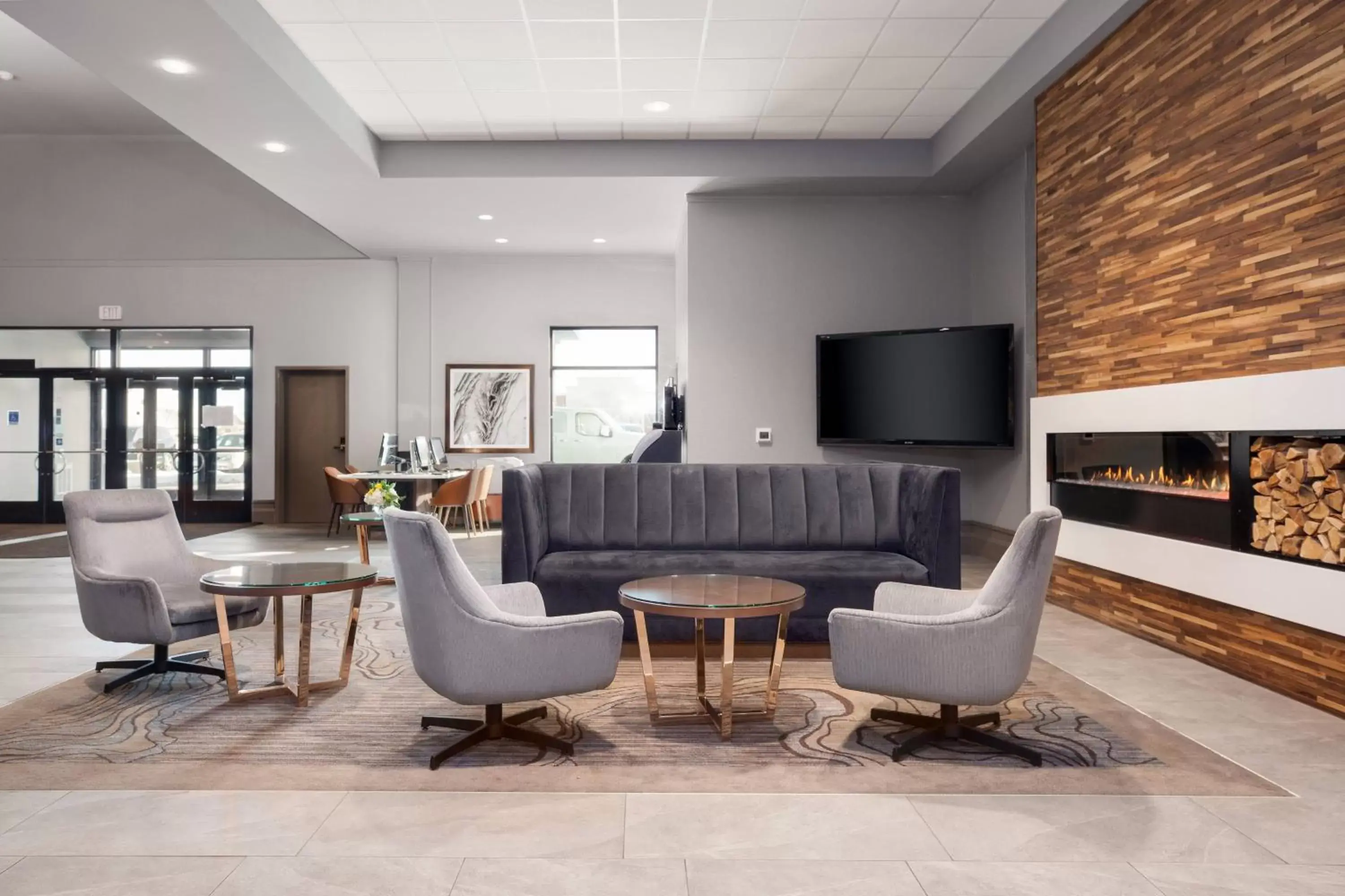 Lobby or reception, Seating Area in Delta Hotels by Marriott Fargo