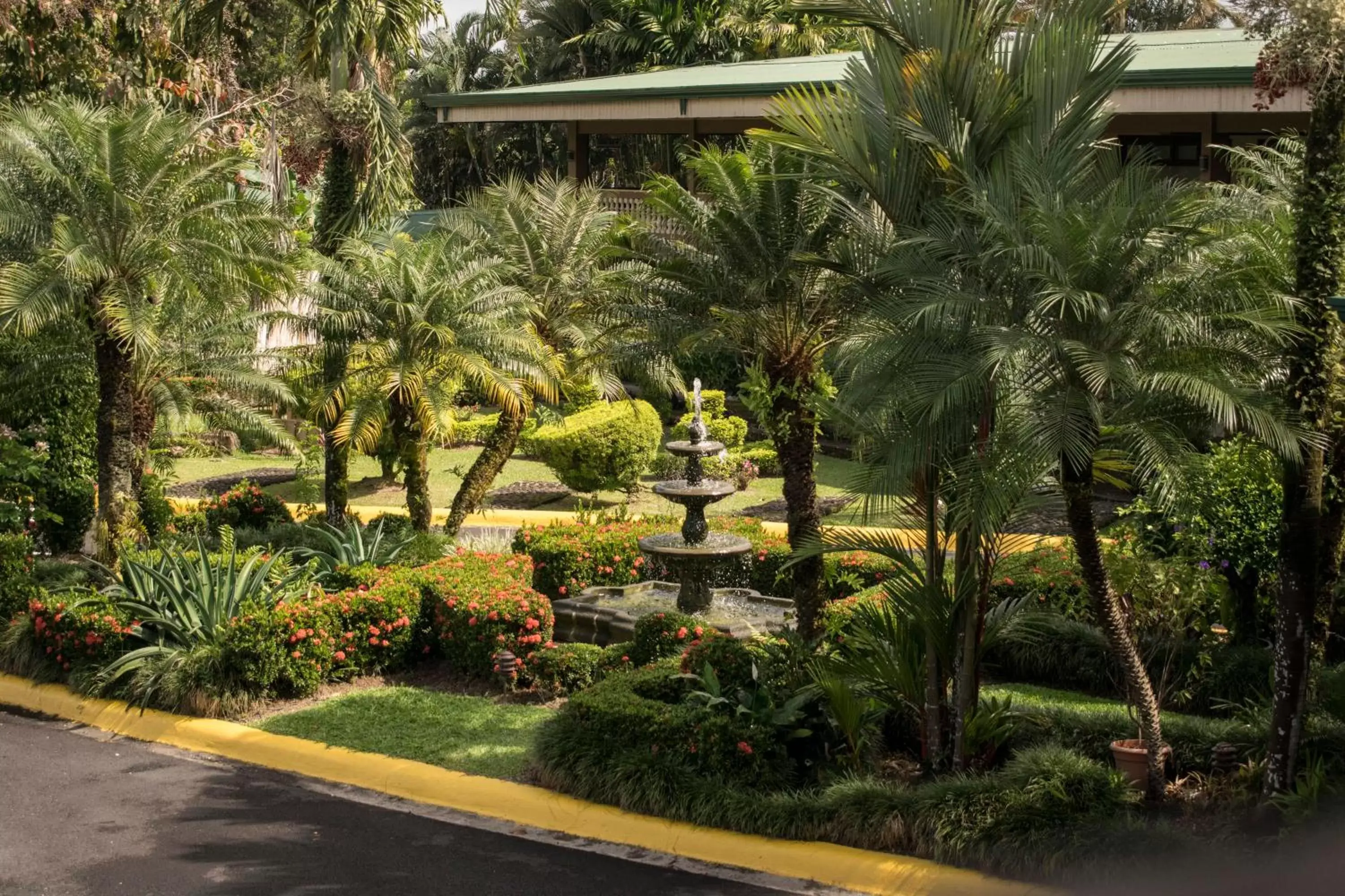 Garden, Garden View in Hotel Suerre