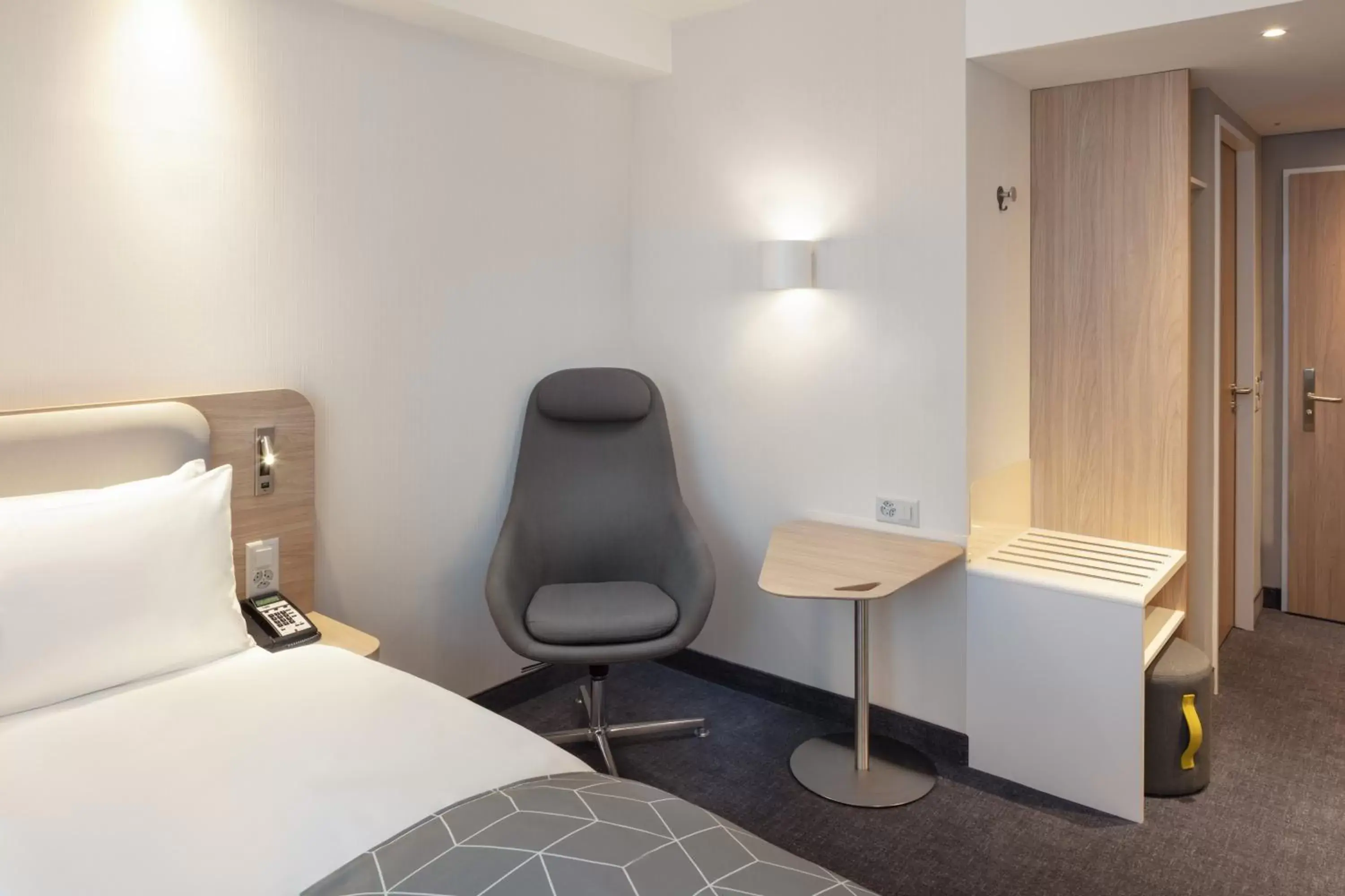 Photo of the whole room, Bed in Holiday Inn Express - Aarburg - Oftringen, an IHG Hotel