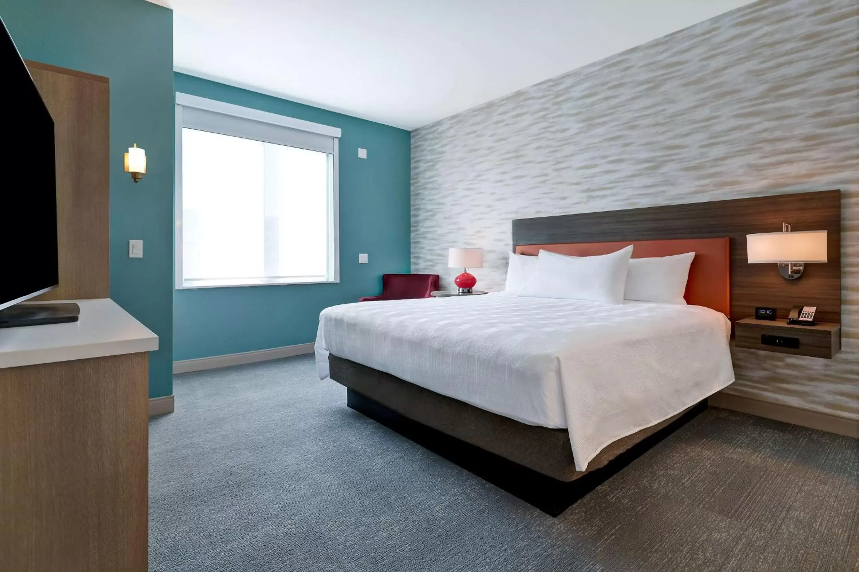 Bedroom, Bed in Home2 Suites By Hilton Turlock, Ca