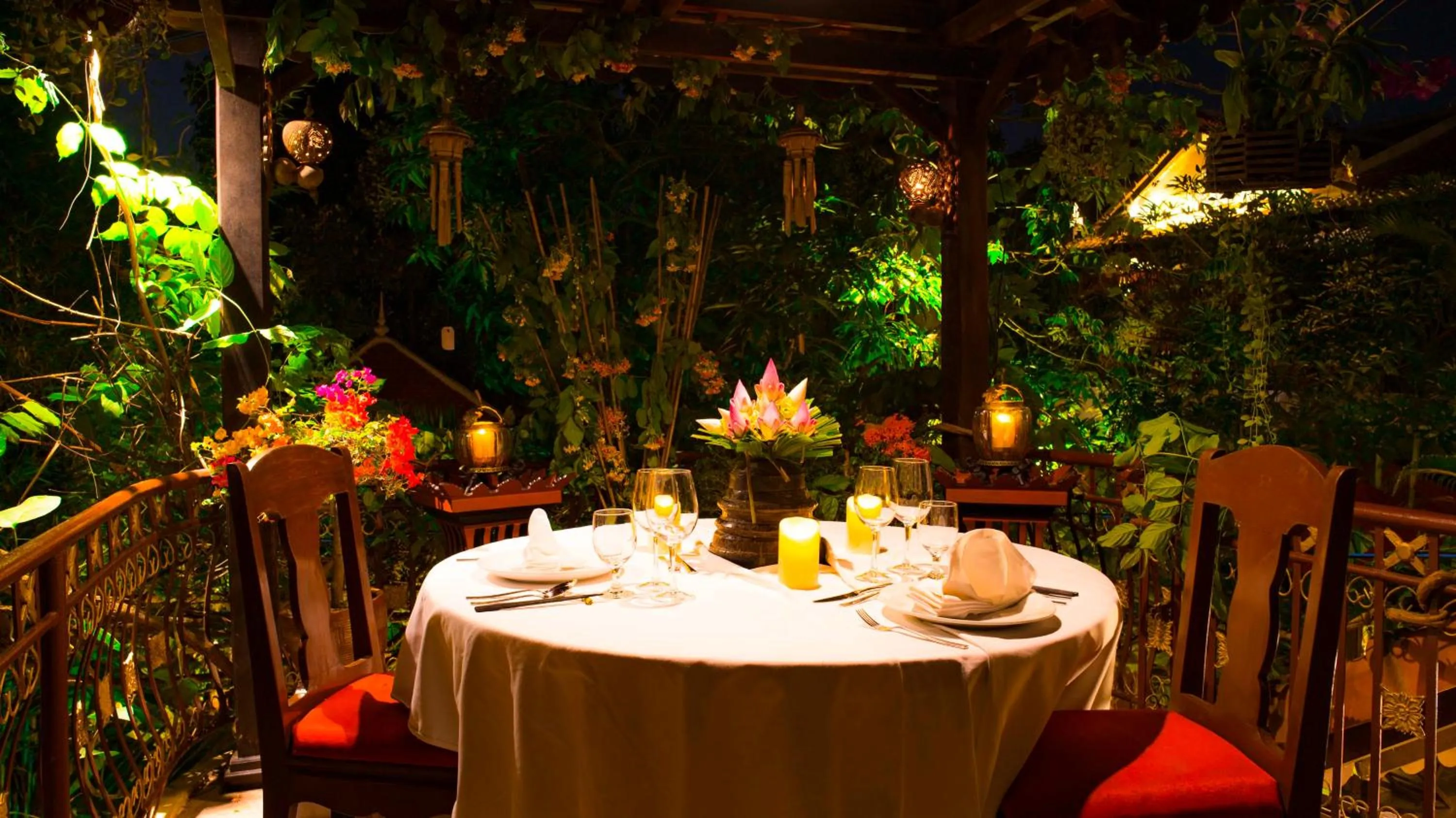 Restaurant/places to eat in Montra Nivesha Residence