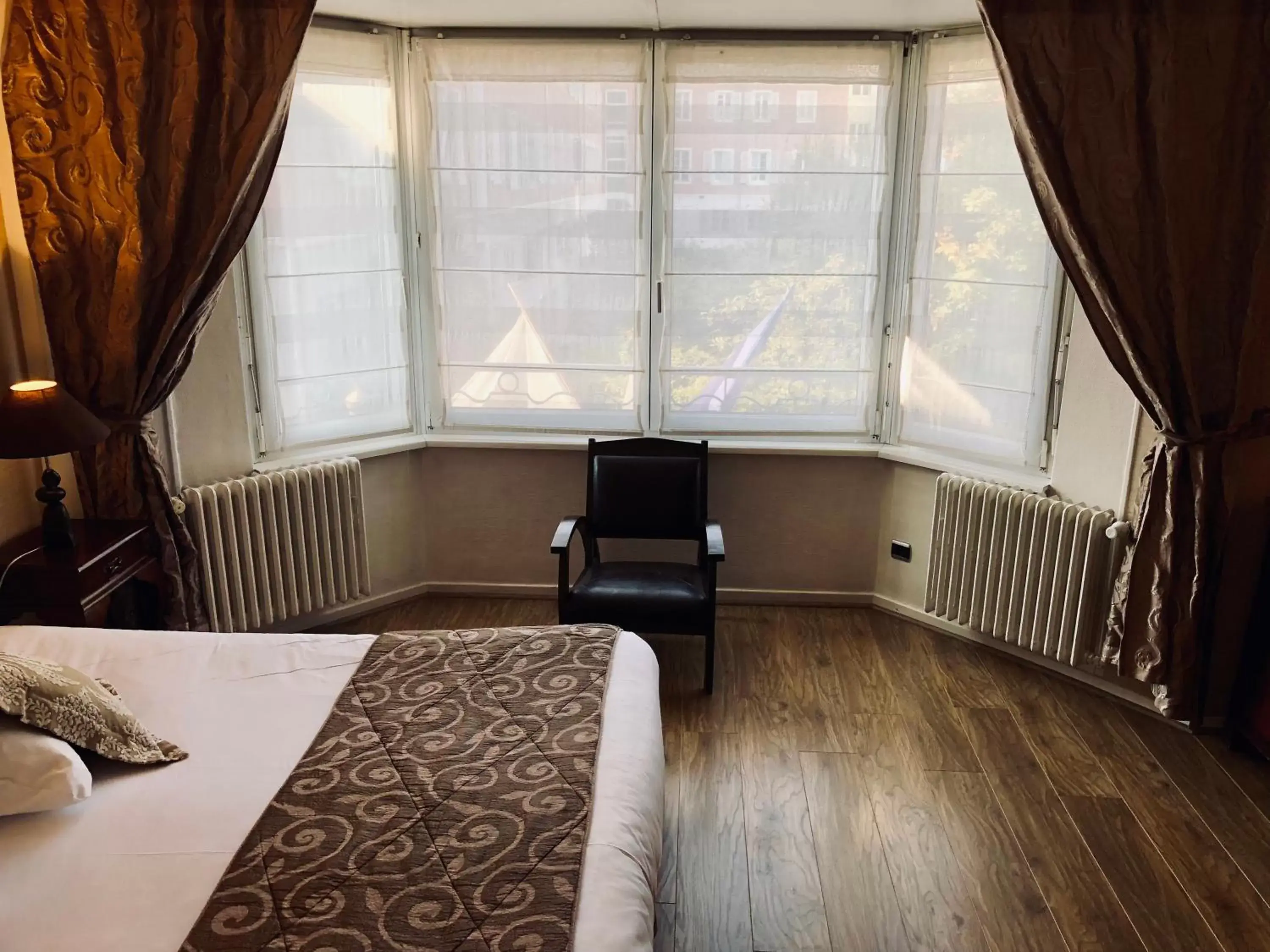 Bedroom, Seating Area in Best Western Hôtel De La Bourse