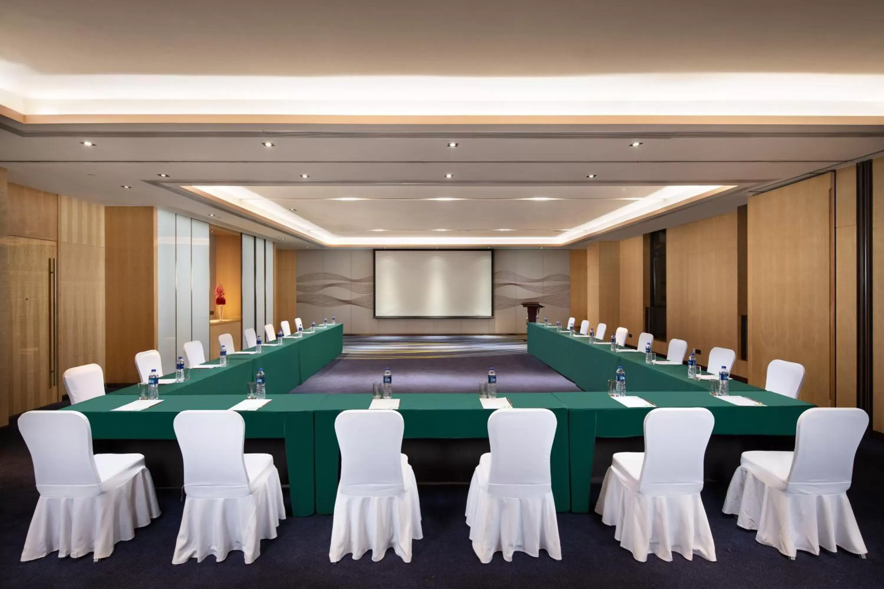 Meeting/conference room in Holiday Inn Shunde, an IHG Hotel