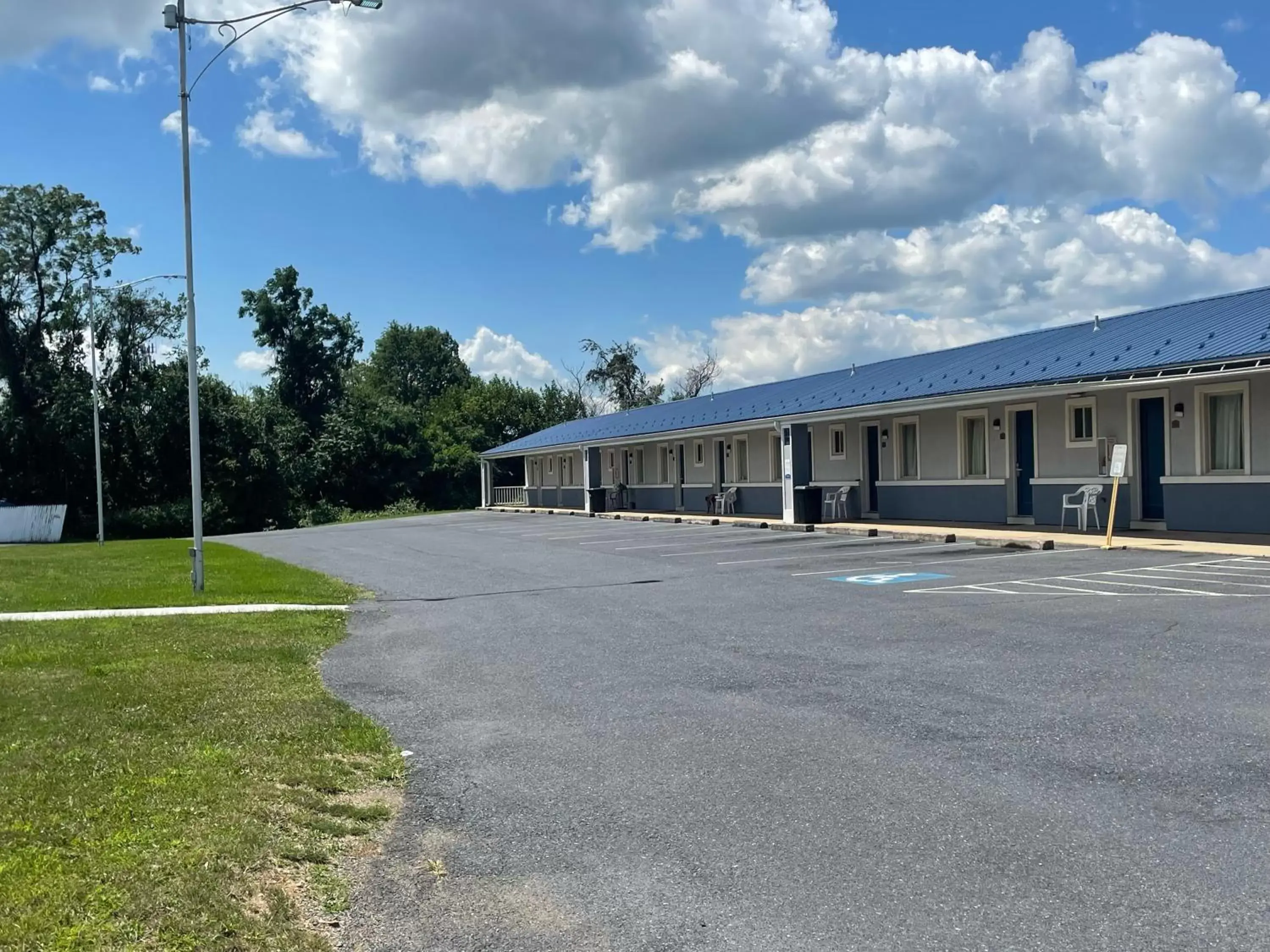 Property Building in Econo Lodge Mechanicsburg