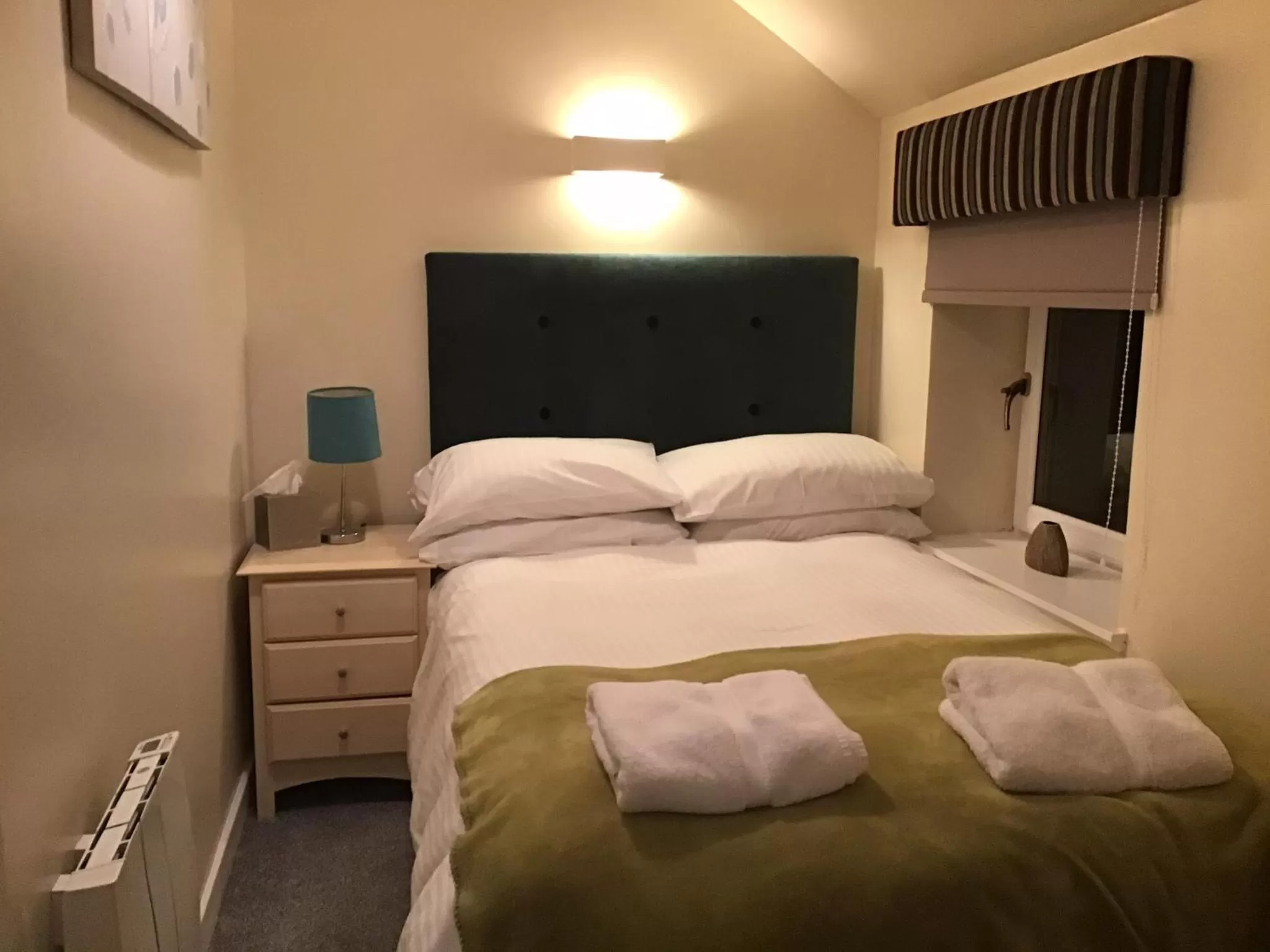 Bedroom, Bed in Woodvale