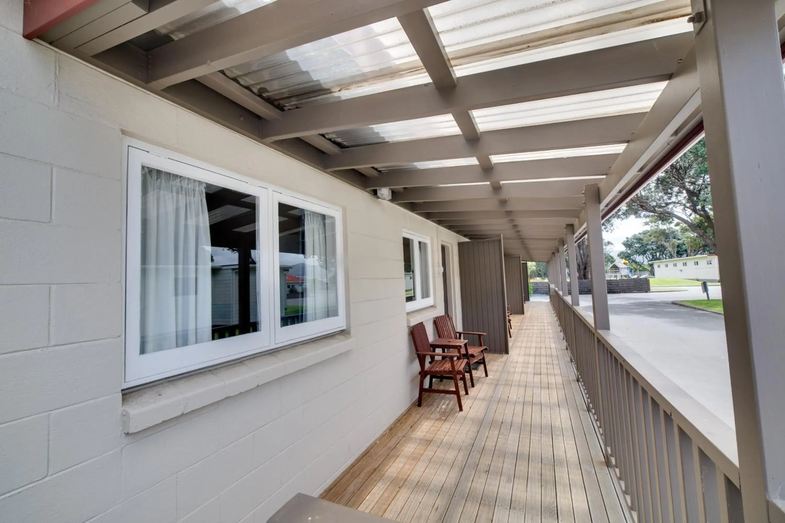 Property building, Balcony/Terrace in Wellington TOP 10 Holiday Park