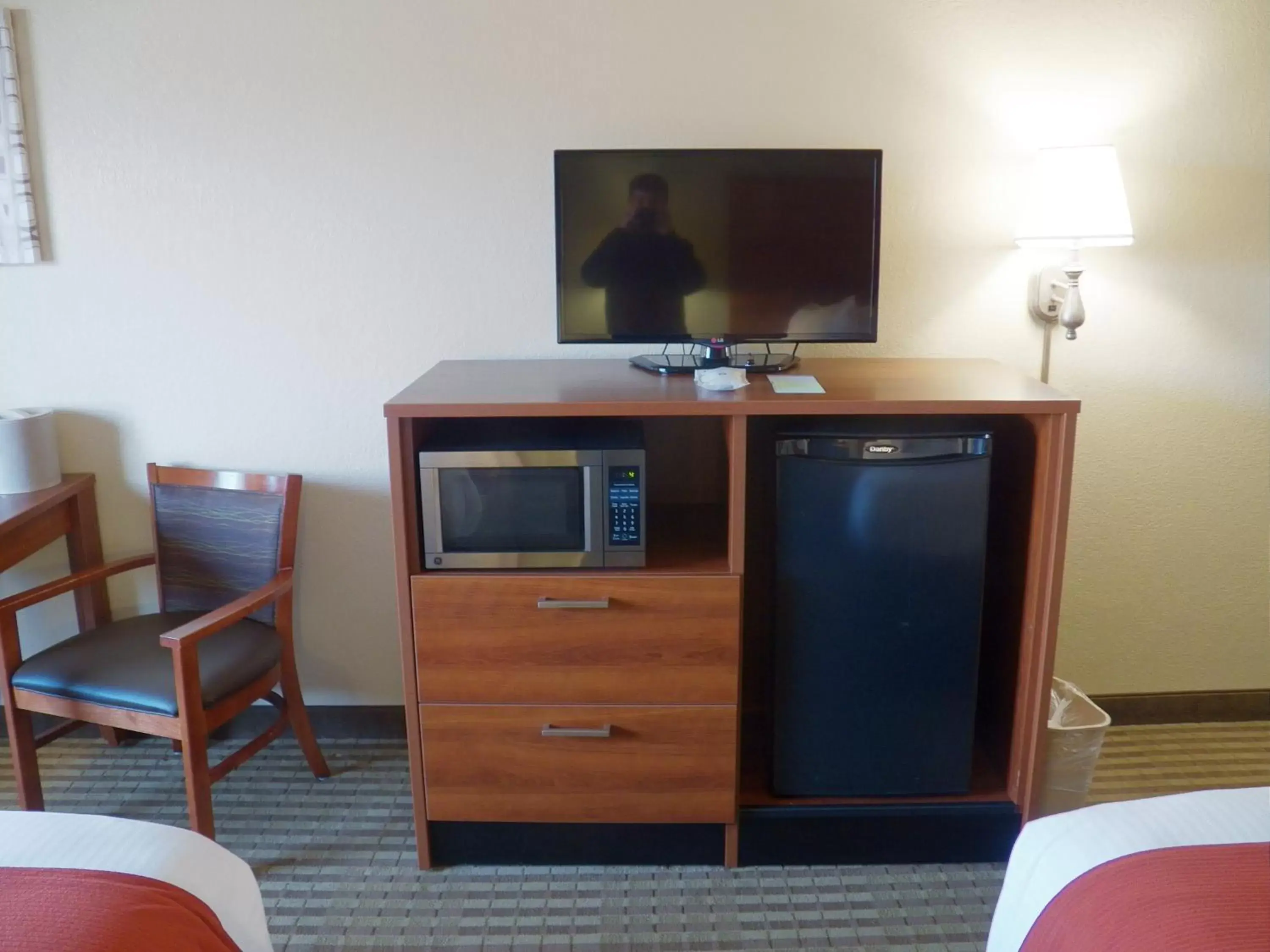 TV/Entertainment Center in Best Western of Wise