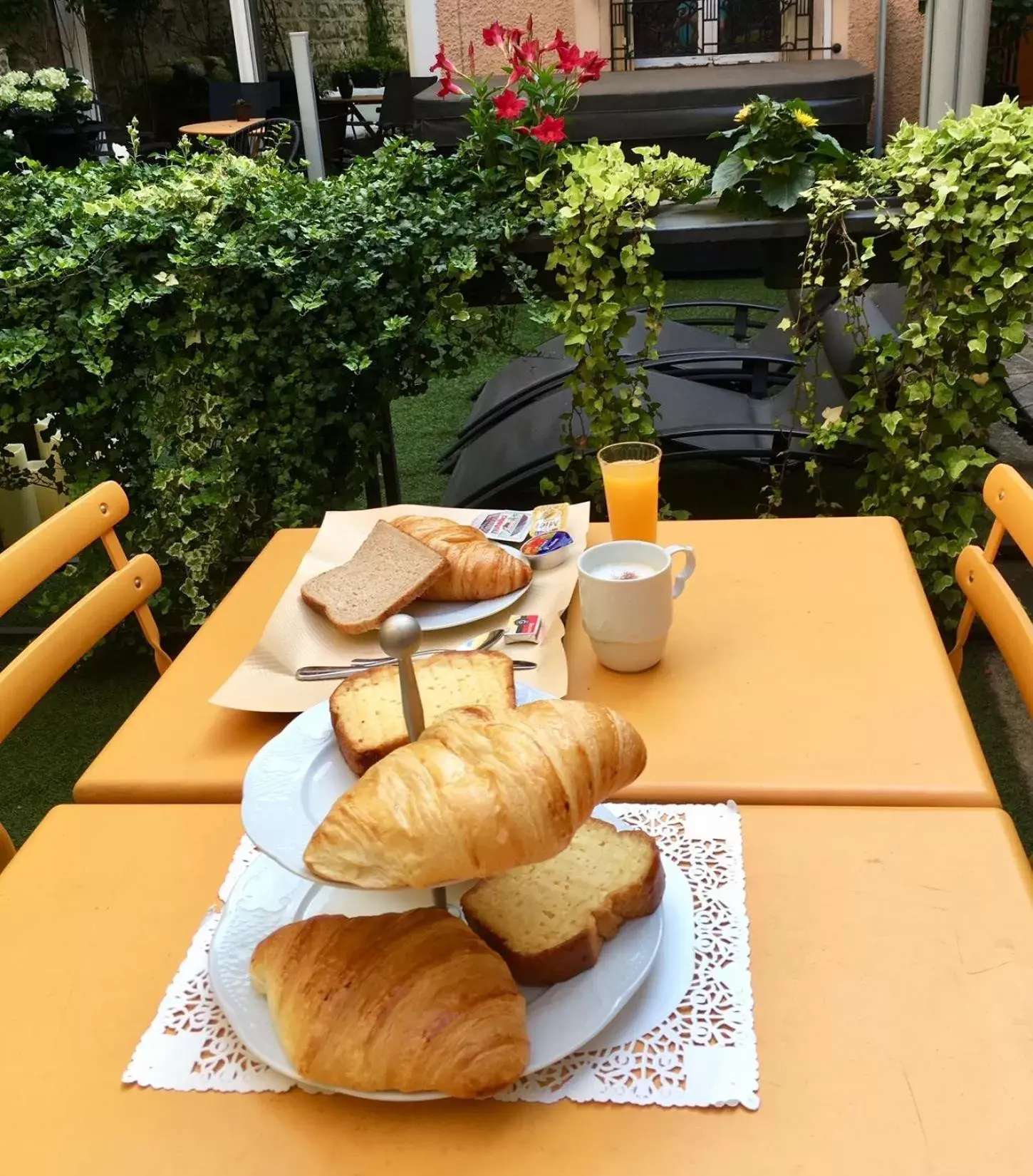 Garden, Breakfast in Les Suites de Vanves - Parc des expositions Porte de Versailles
