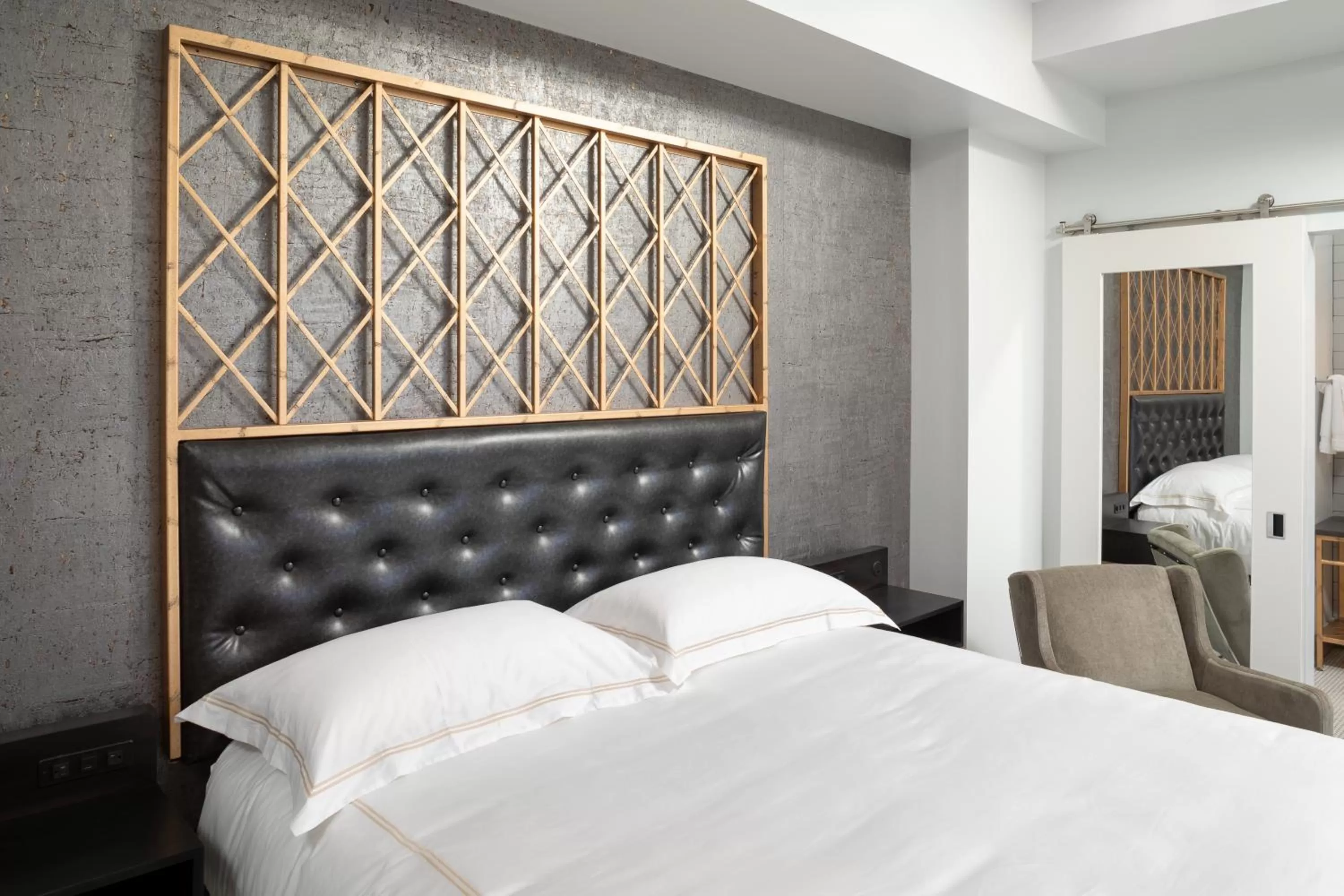 Bed in Hotel On Phillips