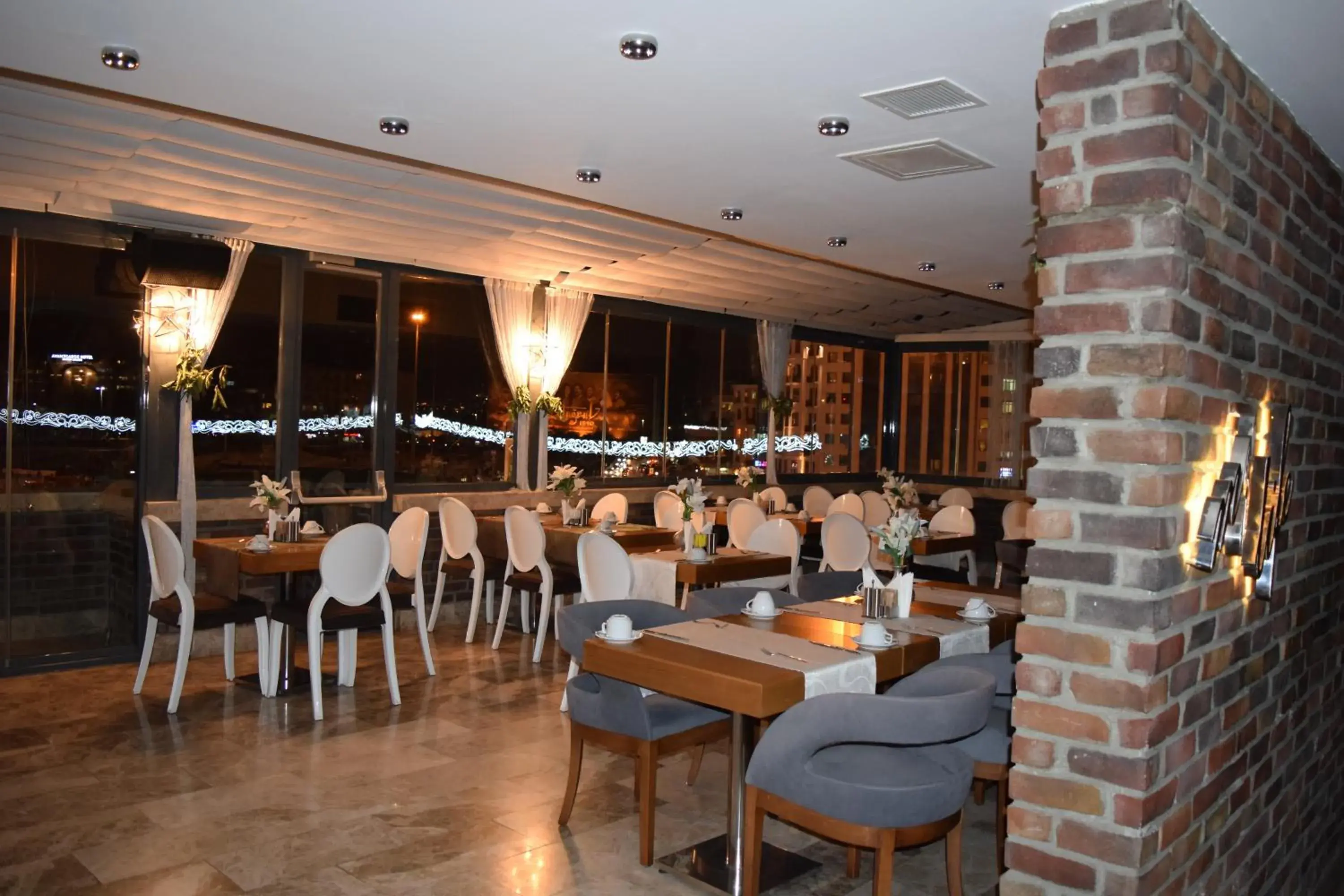 Staff, Restaurant/Places to Eat in Taksim Line Hotel