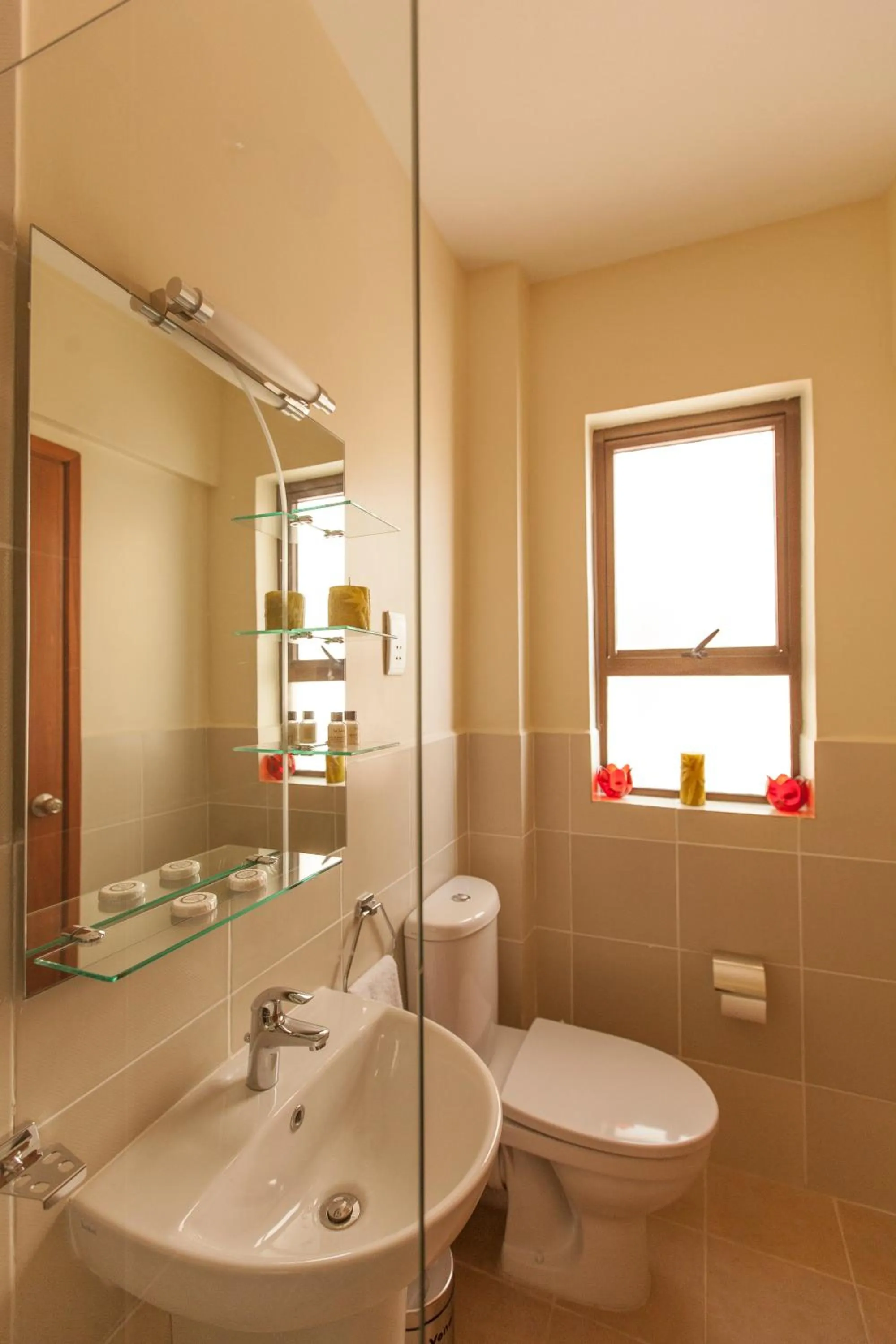 Bathroom in Waridi Paradise Hotel and Suites