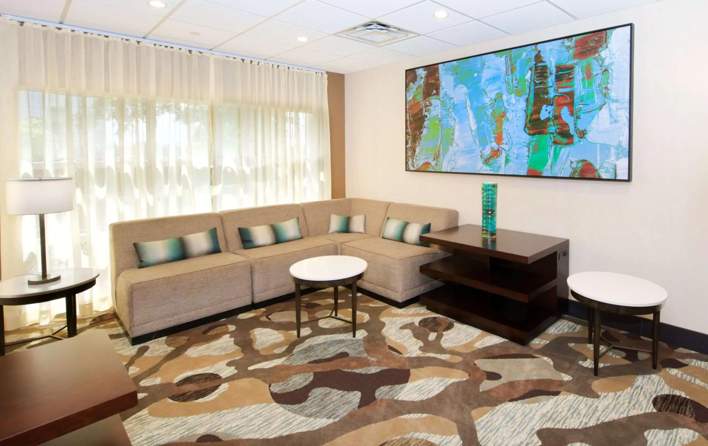 Lobby or reception, Seating Area in Embassy Suites by Hilton Cincinnati Northeast - Blue Ash