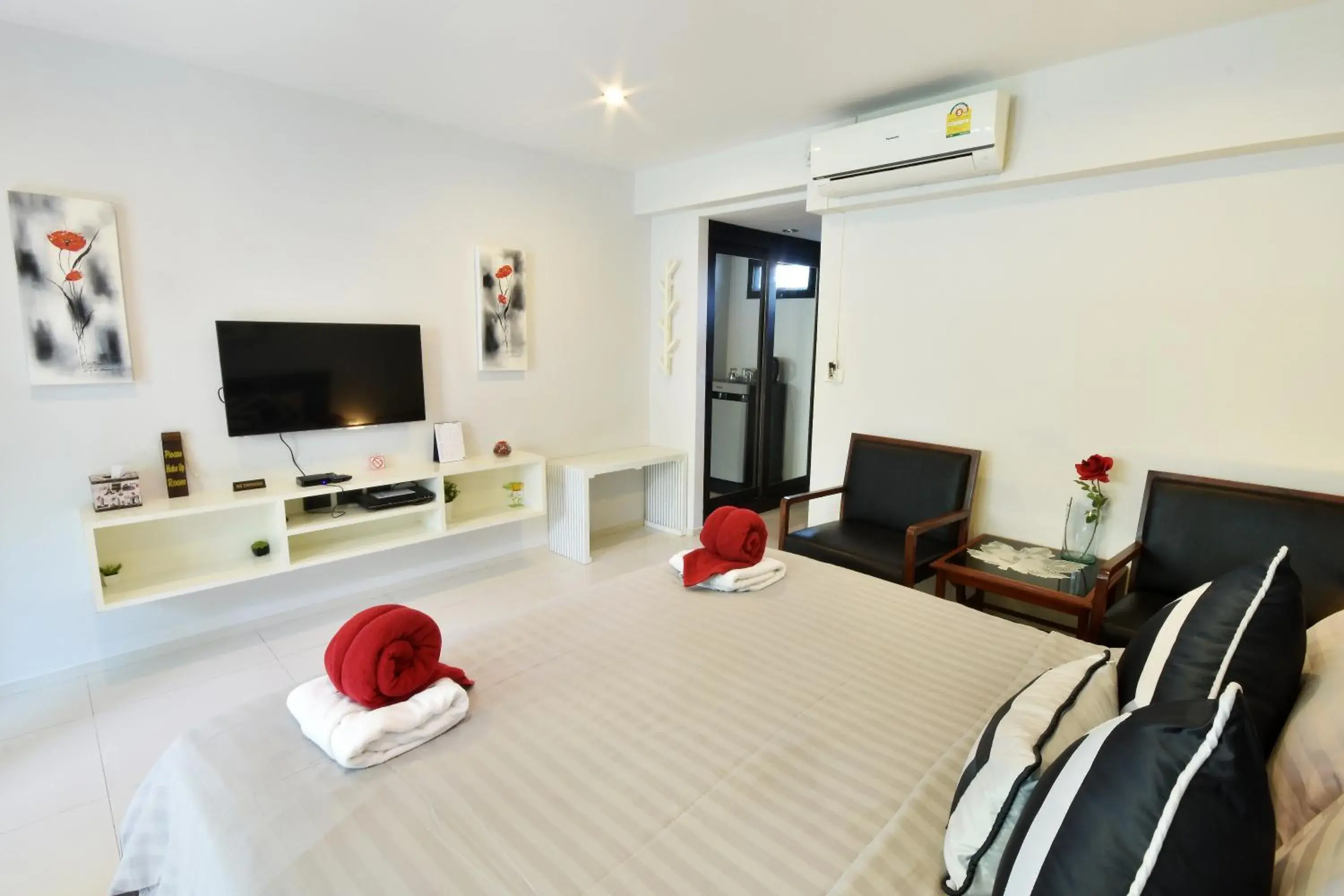 Bedroom, TV/Entertainment Center in Villa Labaron