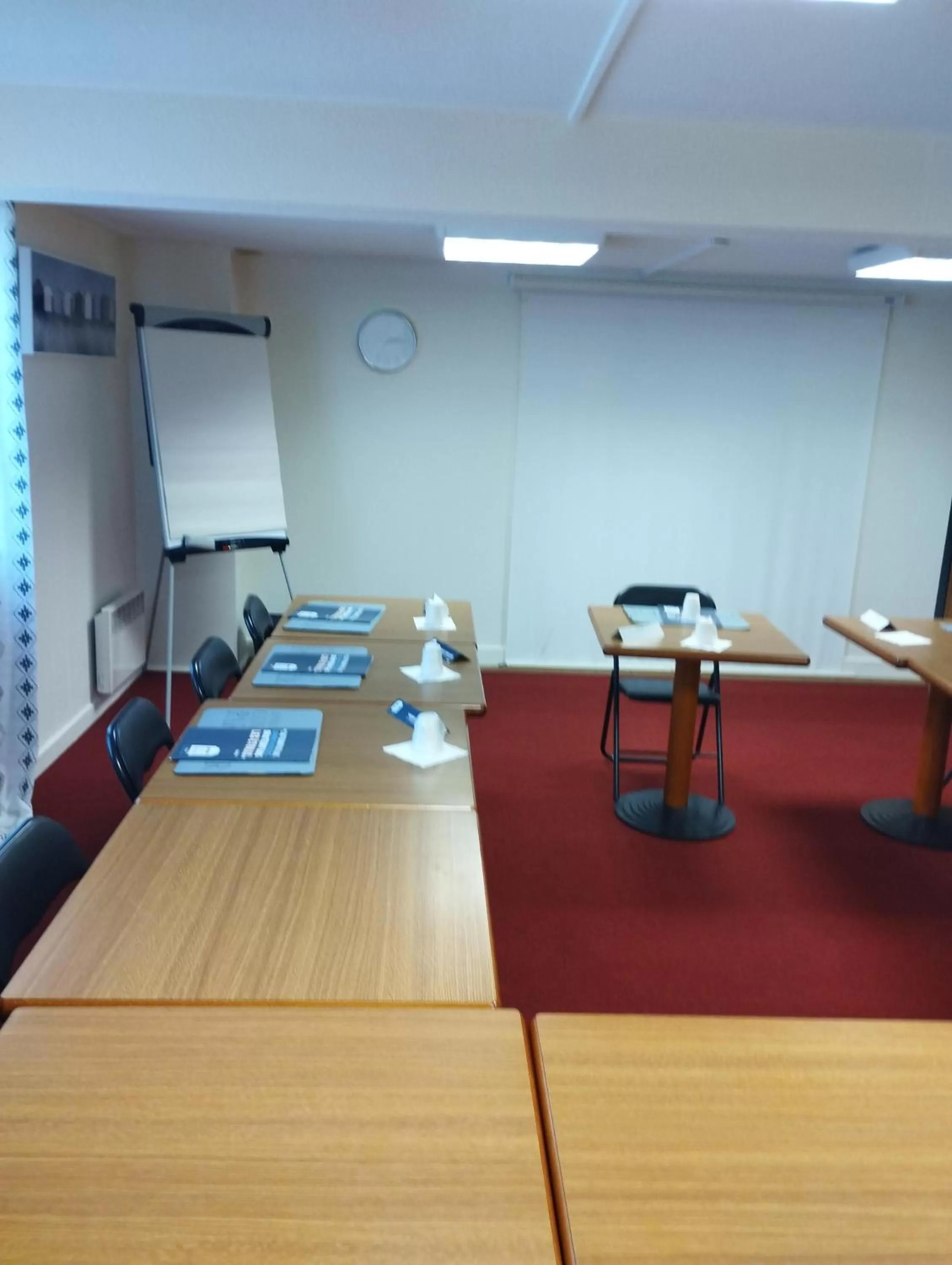 Meeting/conference room in Kyriad Montargis Amilly