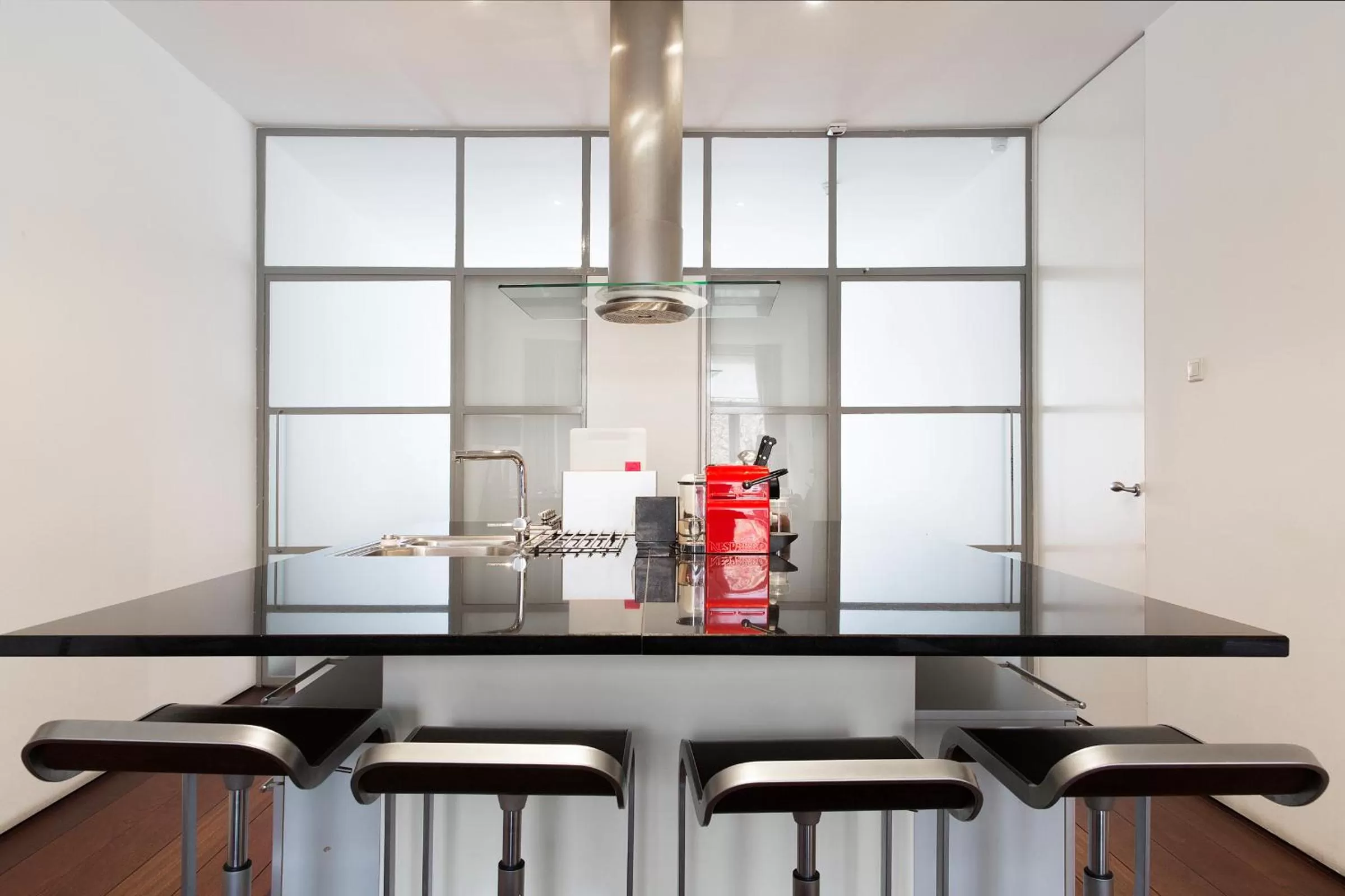 Kitchen or kitchenette, Kitchen/Kitchenette in Marnix Modern: Supercentral 8P