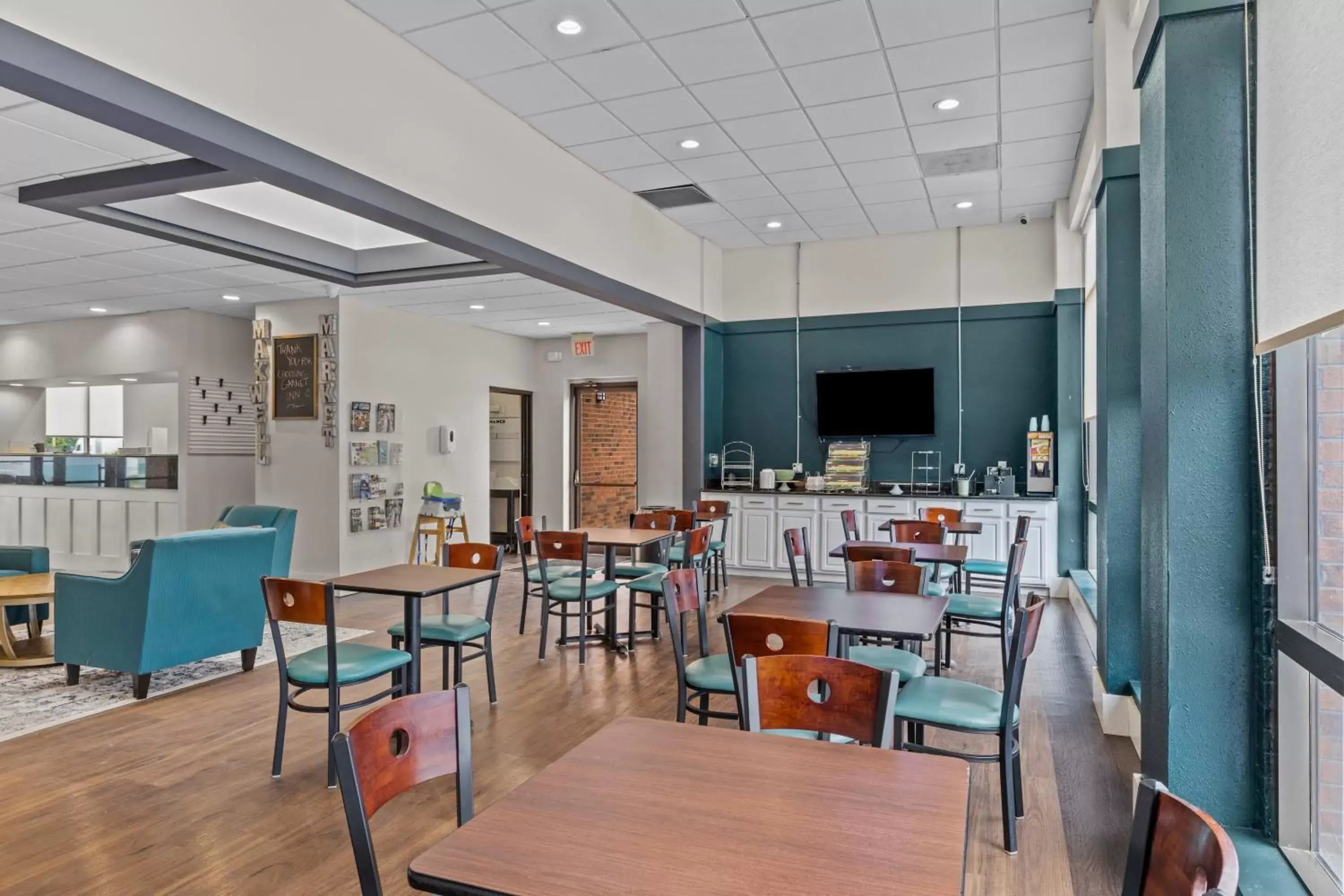 Breakfast in Garnet Inn & Suites, Morehead City near Atlantic Beach Breakfast in Garnet Inn & Suites, Morehead City near Atlantic Beach