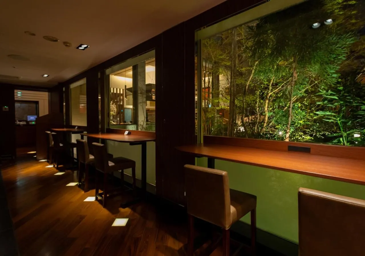 Restaurant/places to eat in Hotel Niwa Tokyo