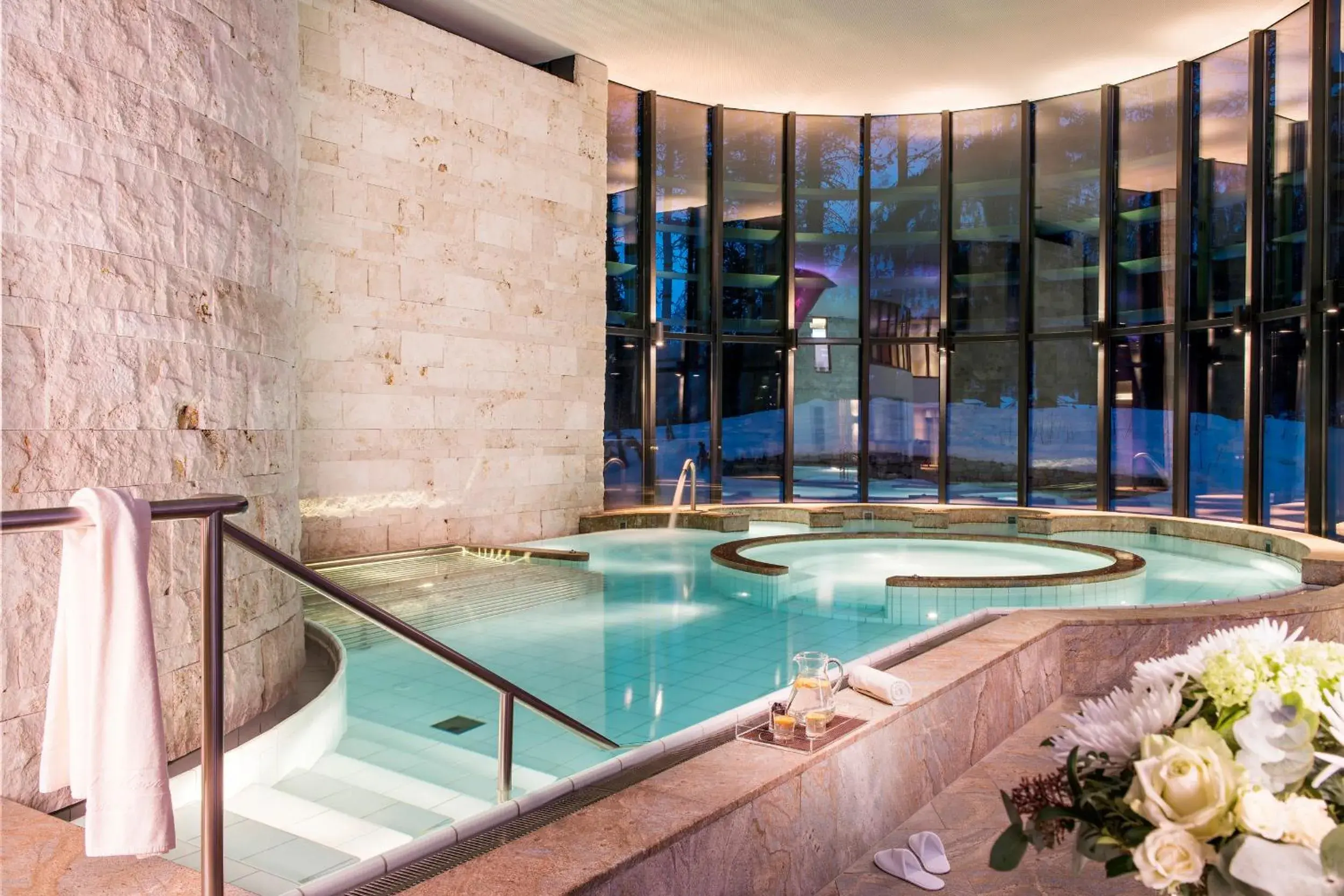 Winter, Swimming Pool in Grand Hotel Kronenhof