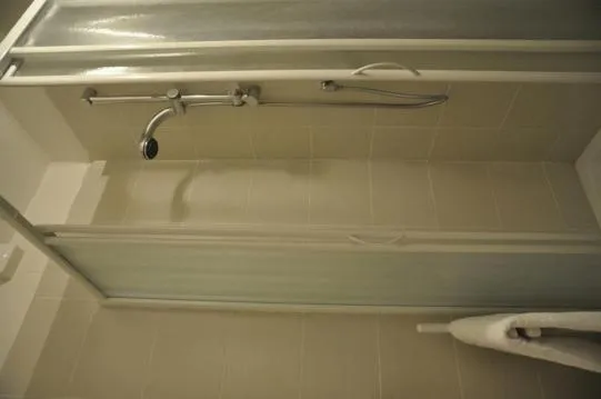 Shower in Hotel Regina