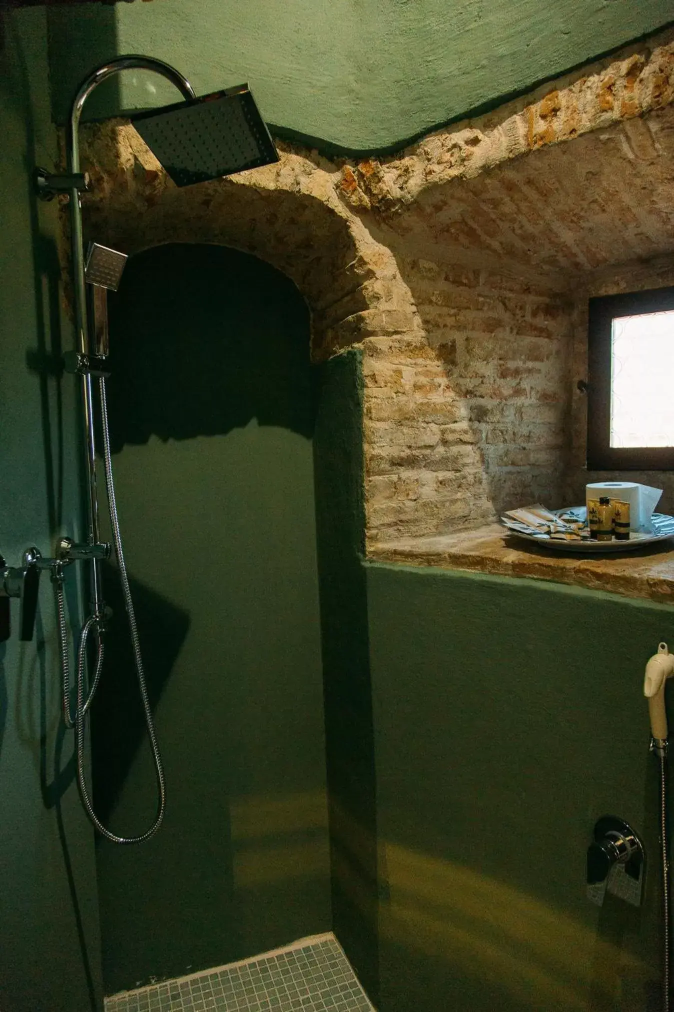 Shower in Castello del Capitano delle Artiglierie