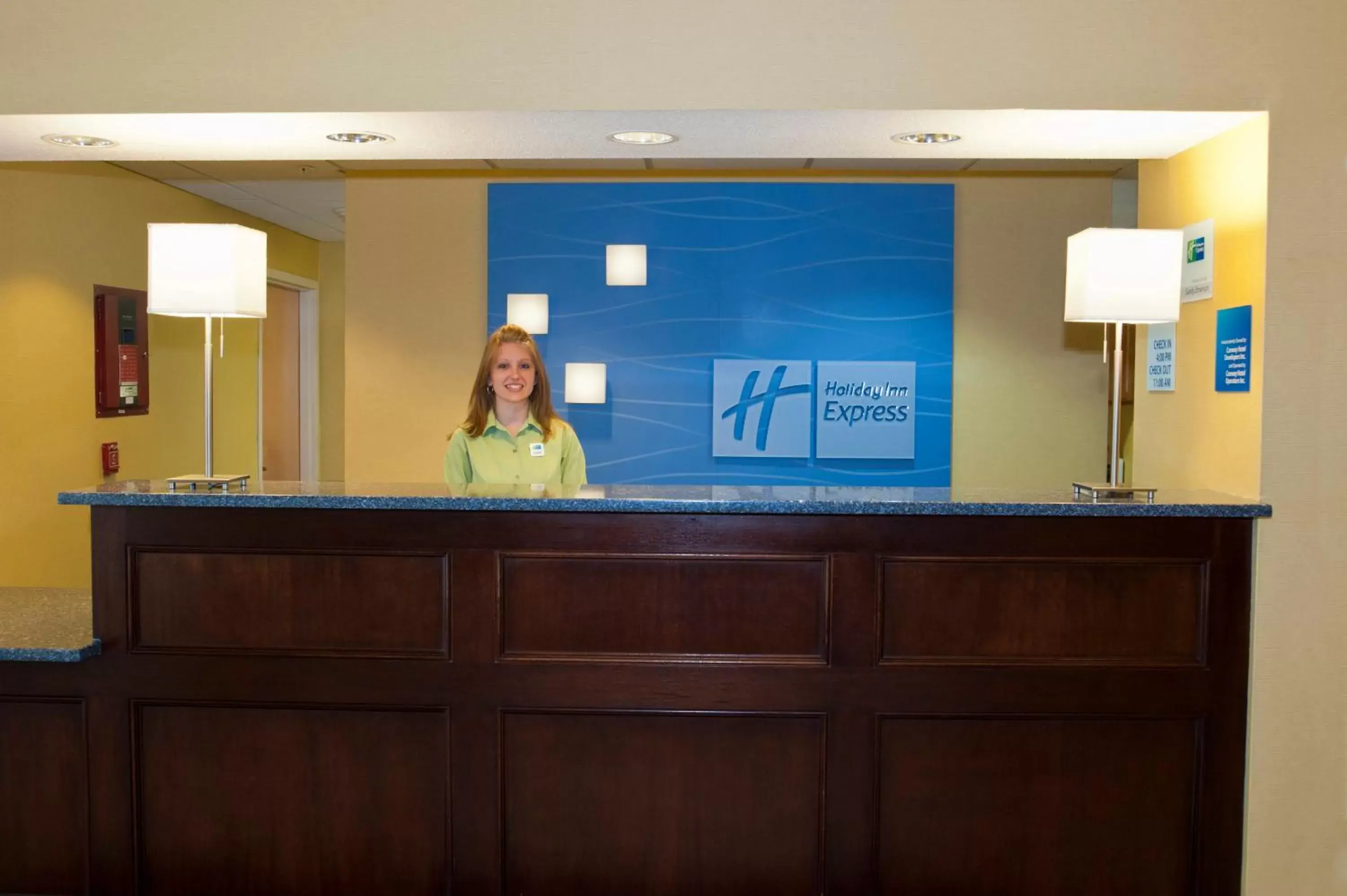 Property building, Lobby/Reception in Holiday Inn Express Hotel & Suites North Conway, an IHG Hotel