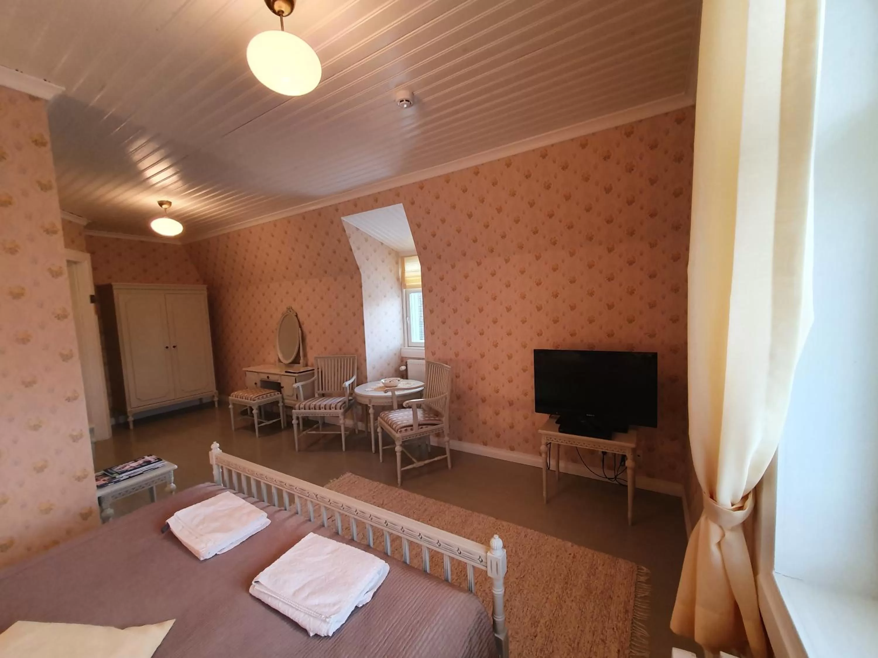 Photo of the whole room, Bed in B&B Lomamokkila